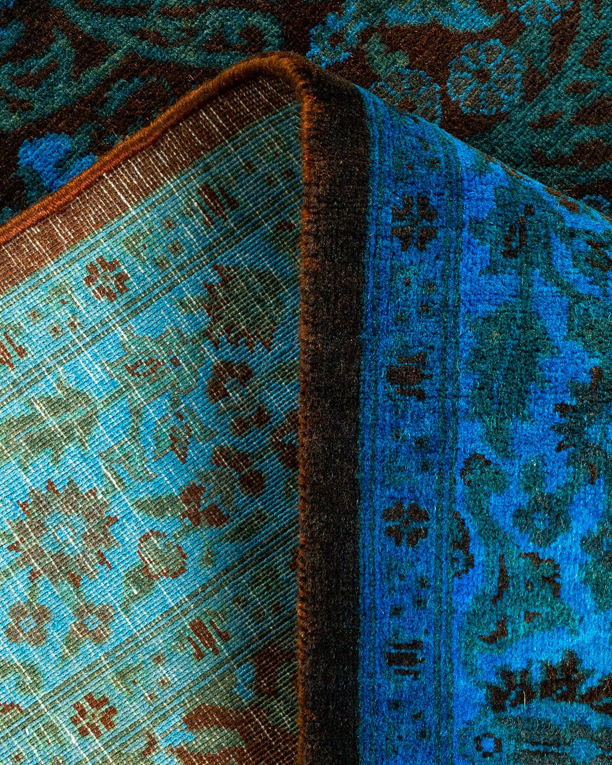 Lana Runner contemporaneo in lana nera sovratinto e annodato a mano in vendita