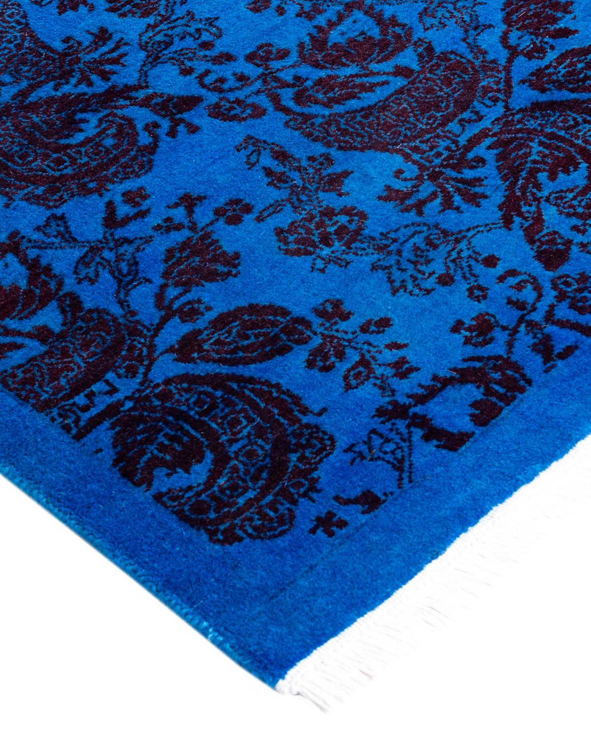 I tappeti Vibrance rappresentano il classico con un tocco di classe: motivi tradizionali sovratinti con colori brillanti. Ogni tappeto annodato a mano viene lavato con una tintura botanica 100% naturale che rivela le sfumature nascoste degli am