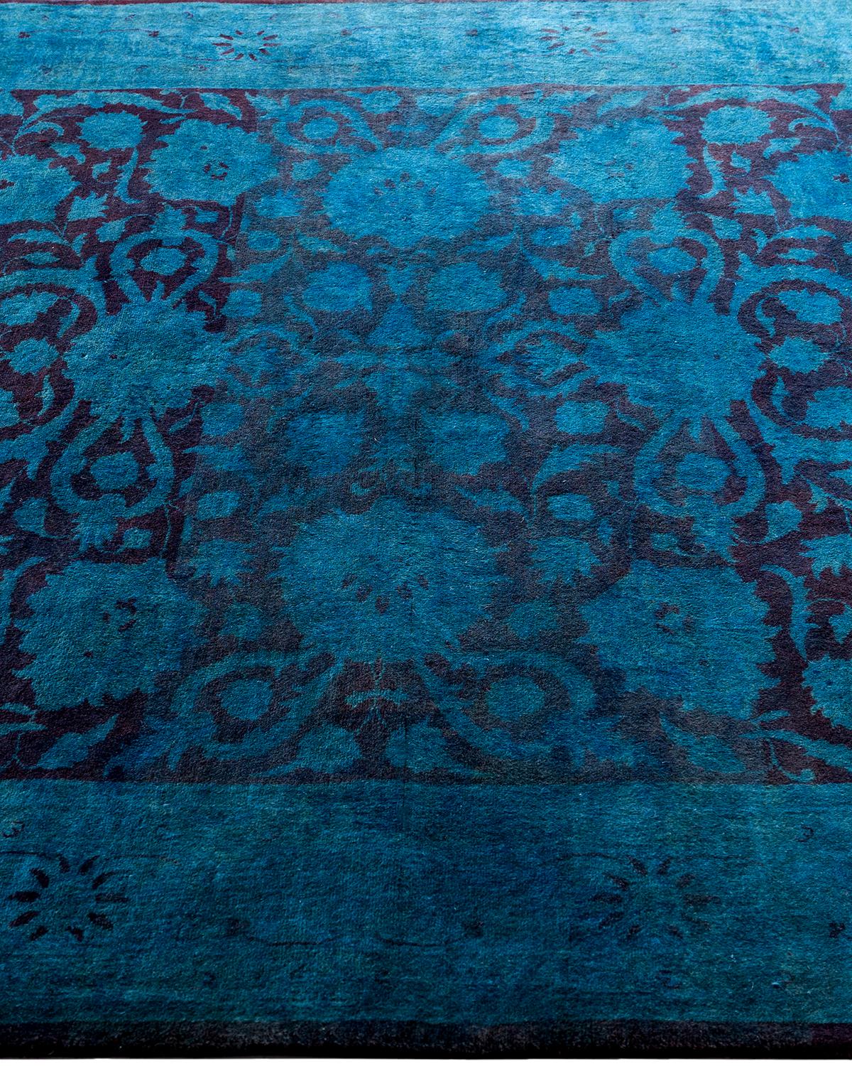 Contemporary Tapis en laine surteinte nouée à la main bleu 4' 2