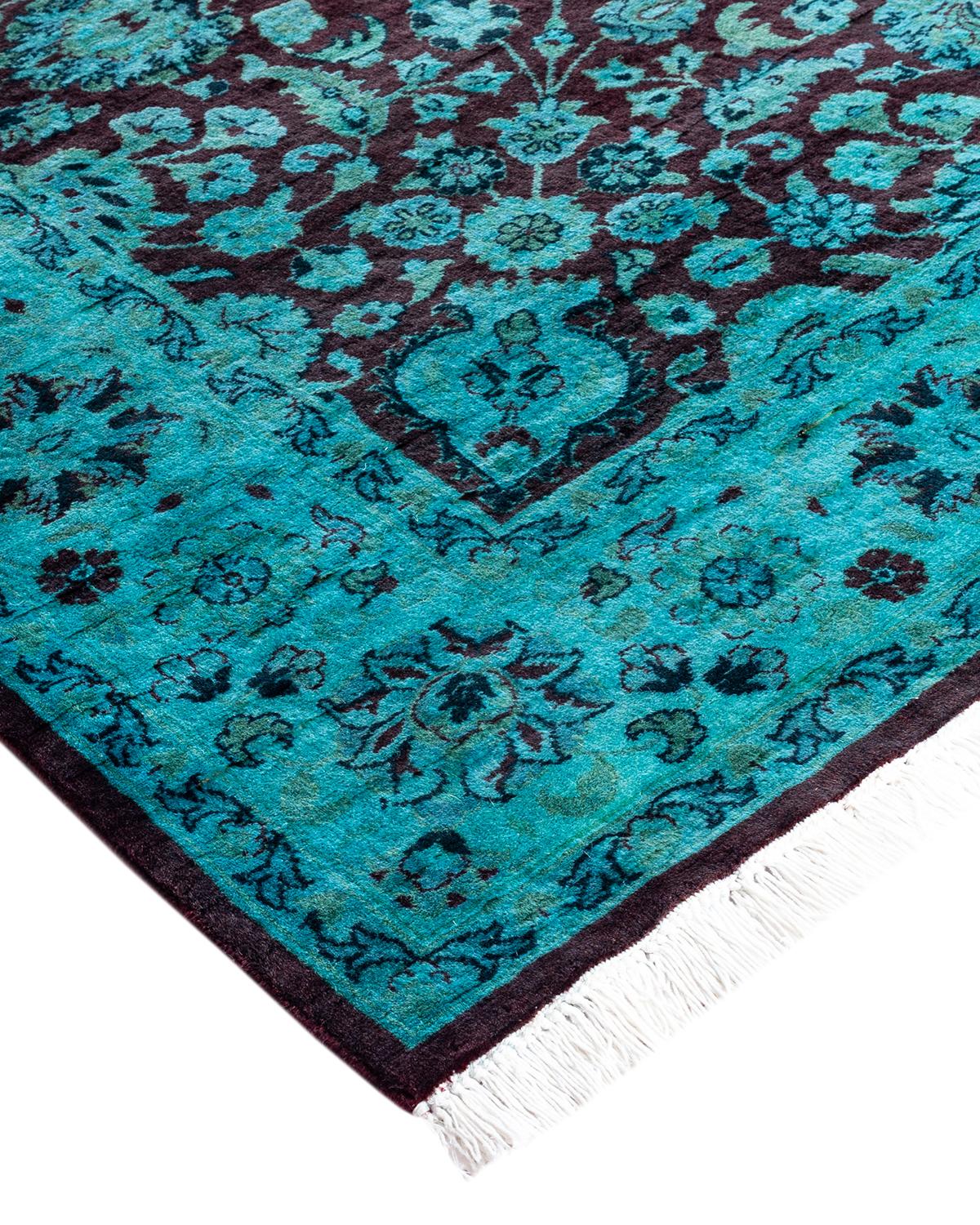 I tappeti Vibrance rappresentano il classico con un tocco di classe: motivi tradizionali sovratinti con colori brillanti. Ogni tappeto annodato a mano viene lavato con una tintura botanica 100% naturale che rivela le sfumature nascoste degli am