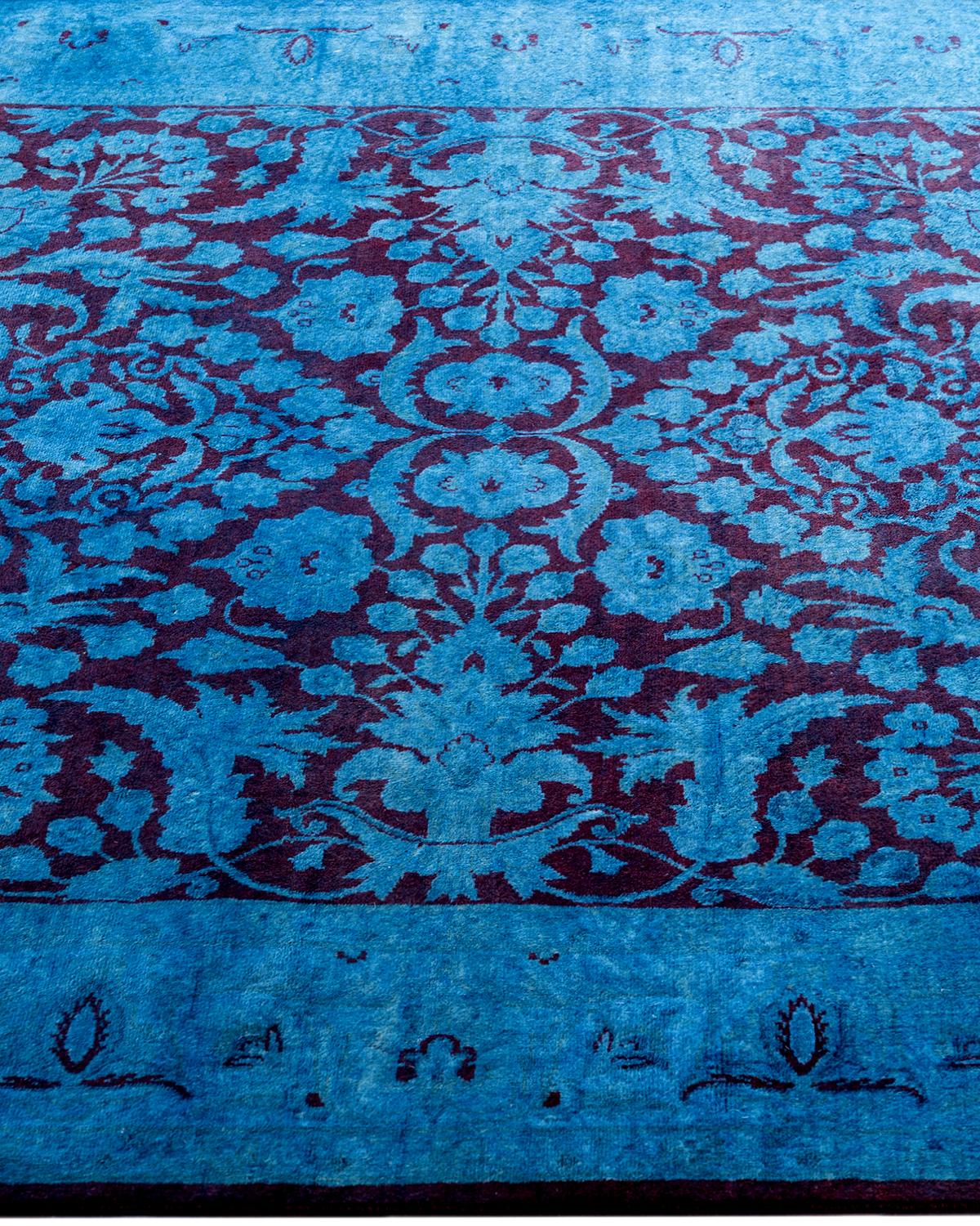 Alfombra de lana teñida a mano azul contemporánea 2' x 2'' en Nuevo estado para la venta en Norwalk, CT