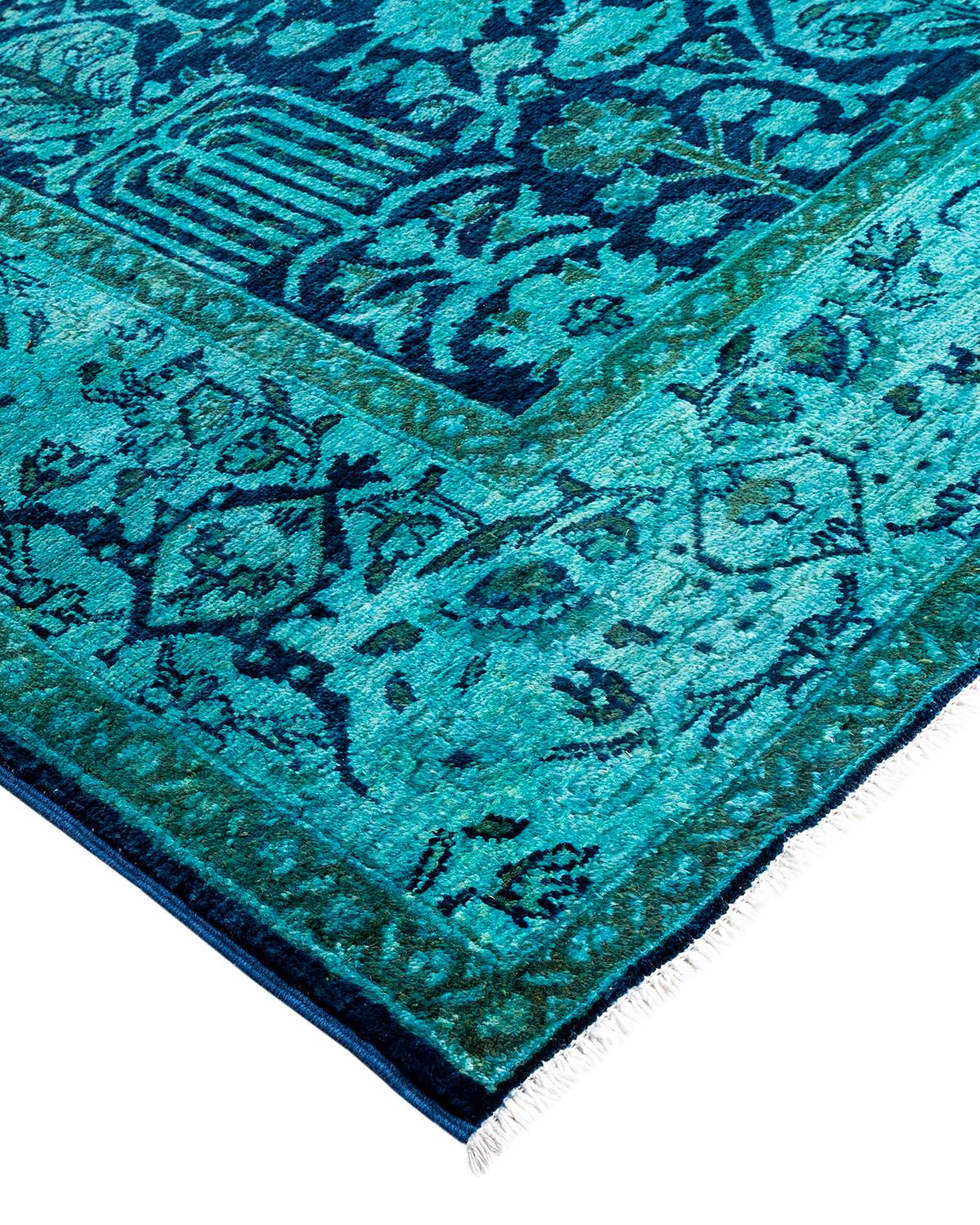 Vibrance-Teppiche sind der Inbegriff von Klassik mit Pfiff: traditionelle Muster in leuchtenden Farben gefärbt. Jeder handgeknüpfte Teppich wird mit einem 100 % natürlichen botanischen Farbstoff gewaschen, der verborgene Nuancen in den Mustern