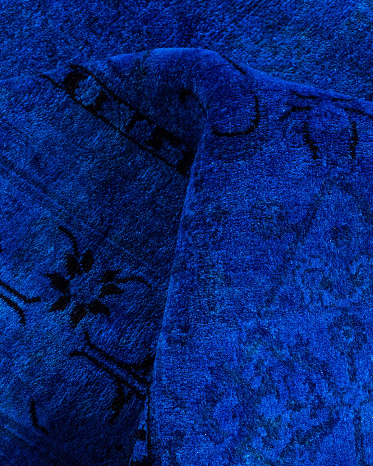 Contemporary Overdyed Hand Knots Rugs, Tappeto blu in lana, 5' 5