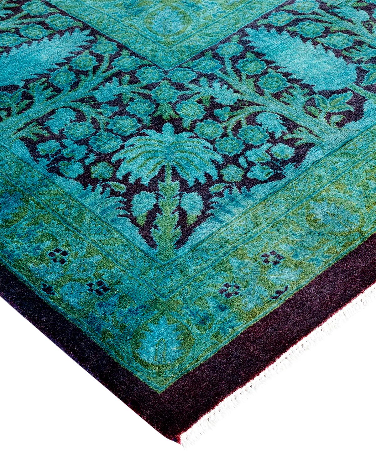 I tappeti Vibrance rappresentano il classico con un tocco di classe: motivi tradizionali sovratinti con colori brillanti. Ogni tappeto annodato a mano viene lavato con una tintura botanica 100% naturale che rivela le sfumature nascoste degli am