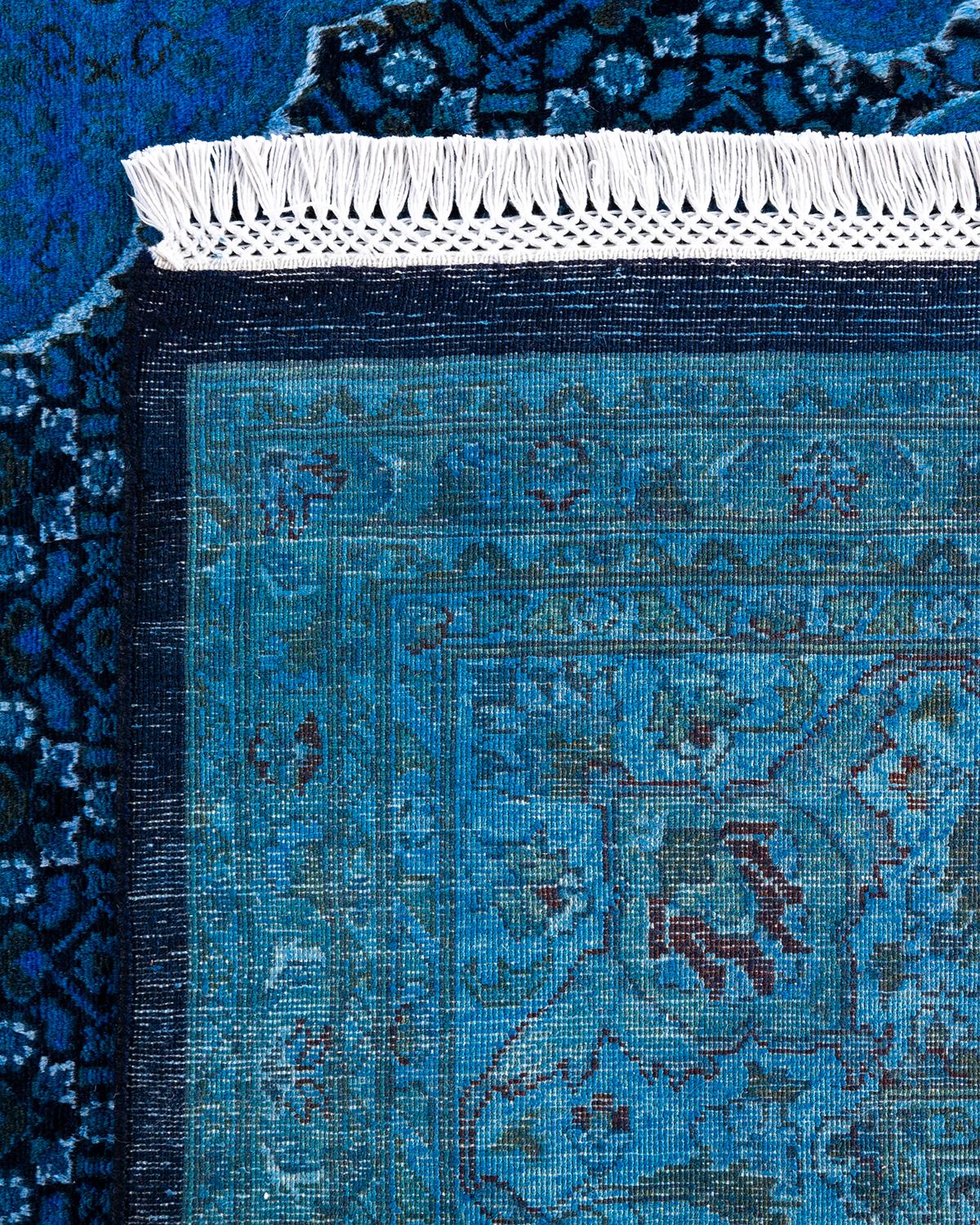 Alfombra de lana teñida a mano azul contemporánea 2' x 4' x 3'' Siglo XXI y contemporáneo en venta