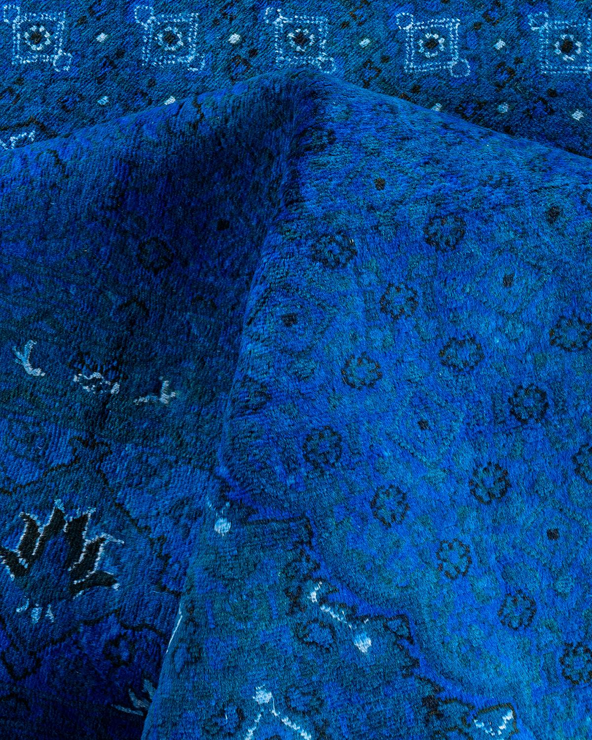 Alfombra de lana teñida a mano azul contemporánea 2' x 4' x 3'' en venta 1