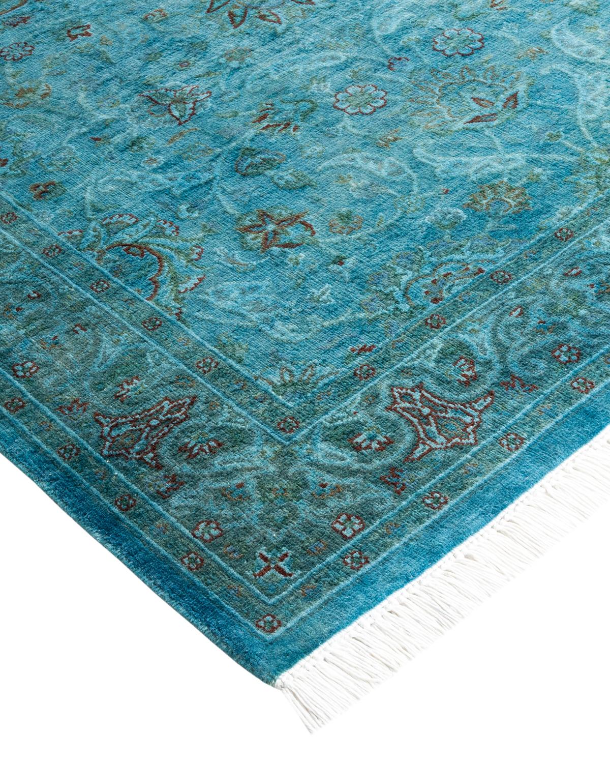 I tappeti Vibrance rappresentano il classico con un tocco di classe: motivi tradizionali sovratinti con colori brillanti. Ogni tappeto annodato a mano viene lavato con una tintura botanica naturale al 100% che rivela le sfumature nascoste nei