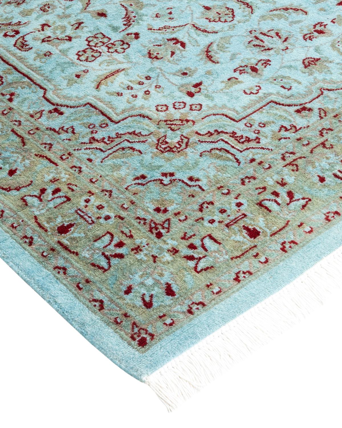 I tappeti Vibrance rappresentano il classico con un tocco di classe: motivi tradizionali sovratinti con colori brillanti. Ogni tappeto annodato a mano viene lavato con una tintura botanica naturale al 100% che rivela le sfumature nascoste nei