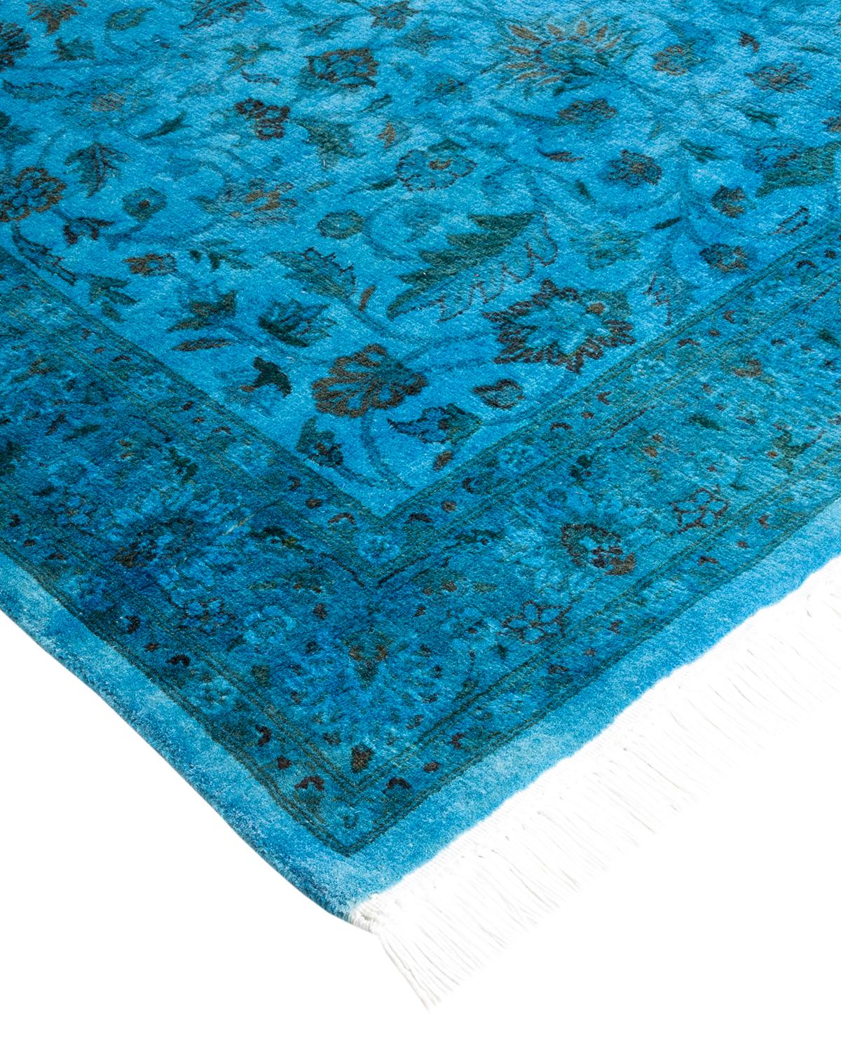I tappeti Vibrance rappresentano il classico con un tocco di classe: motivi tradizionali sovratinti con colori brillanti. Ogni tappeto annodato a mano viene lavato con una tintura botanica naturale al 100% che rivela le sfumature nascoste nei