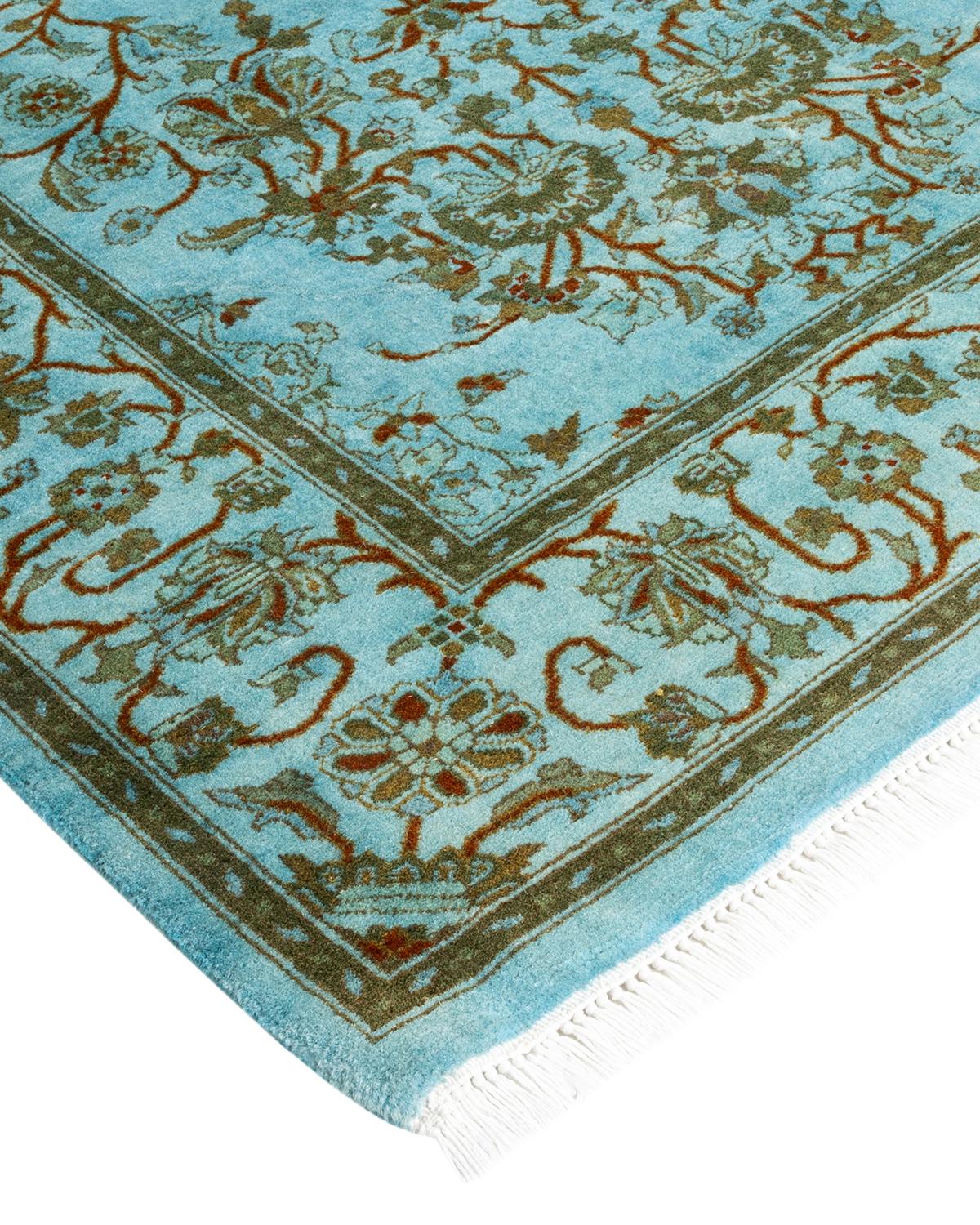 I tappeti Vibrance rappresentano il classico con un tocco di classe: motivi tradizionali sovratinti con colori brillanti. Ogni tappeto annodato a mano viene lavato con una tintura botanica naturale al 100% che rivela le sfumature nascoste nei