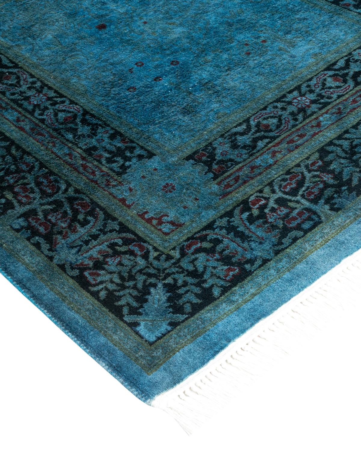 I tappeti Vibrance rappresentano il classico con un tocco di classe: motivi tradizionali sovratinti con colori brillanti. Ogni tappeto annodato a mano viene lavato con una tintura botanica naturale al 100% che rivela le sfumature nascoste nei