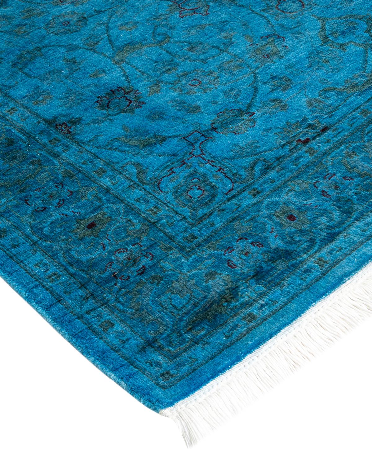 I tappeti Vibrance rappresentano il classico con un tocco di classe: motivi tradizionali sovratinti con colori brillanti. Ogni tappeto annodato a mano viene lavato con una tintura botanica naturale al 100% che rivela le sfumature nascoste nei