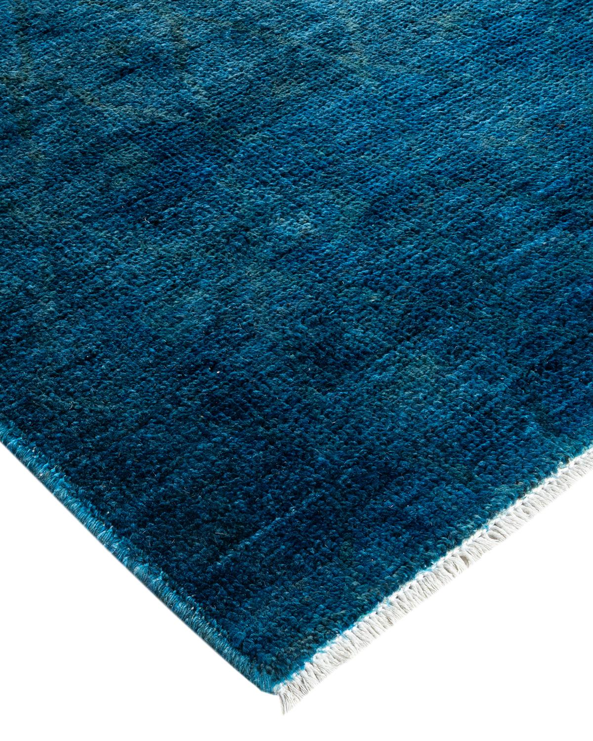 I tappeti Vibrance rappresentano il classico con un tocco di classe: motivi tradizionali sovratinti con colori brillanti. Ogni tappeto annodato a mano viene lavato con una tintura botanica naturale al 100% che rivela le sfumature nascoste nei