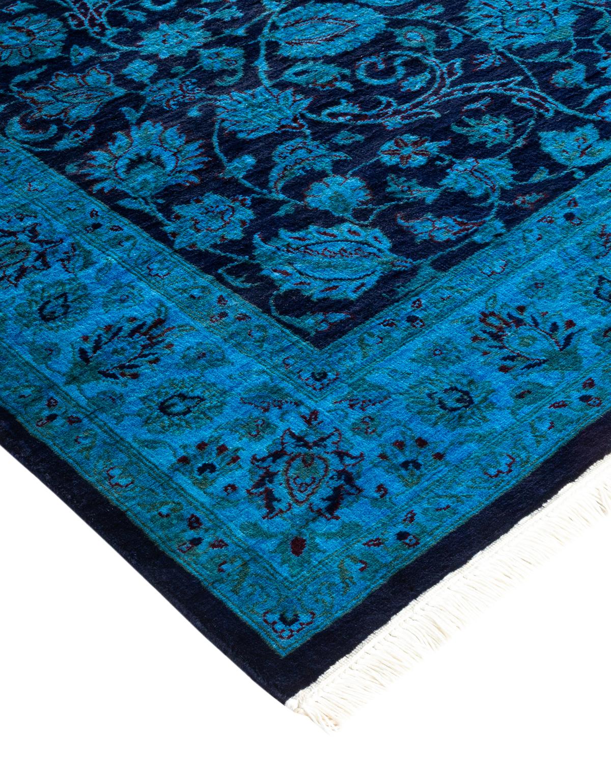I tappeti Vibrance rappresentano il classico con un tocco di classe: motivi tradizionali sovratinti con colori brillanti. Ogni tappeto annodato a mano viene lavato con una tintura botanica naturale al 100% che rivela le sfumature nascoste nei