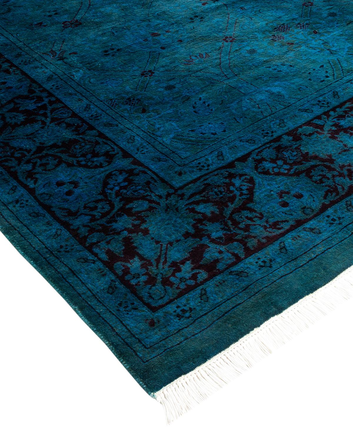 I tappeti Vibrance rappresentano il classico con un tocco di classe: motivi tradizionali sovratinti con colori brillanti. Ogni tappeto annodato a mano viene lavato con una tintura botanica naturale al 100% che rivela le sfumature nascoste nei