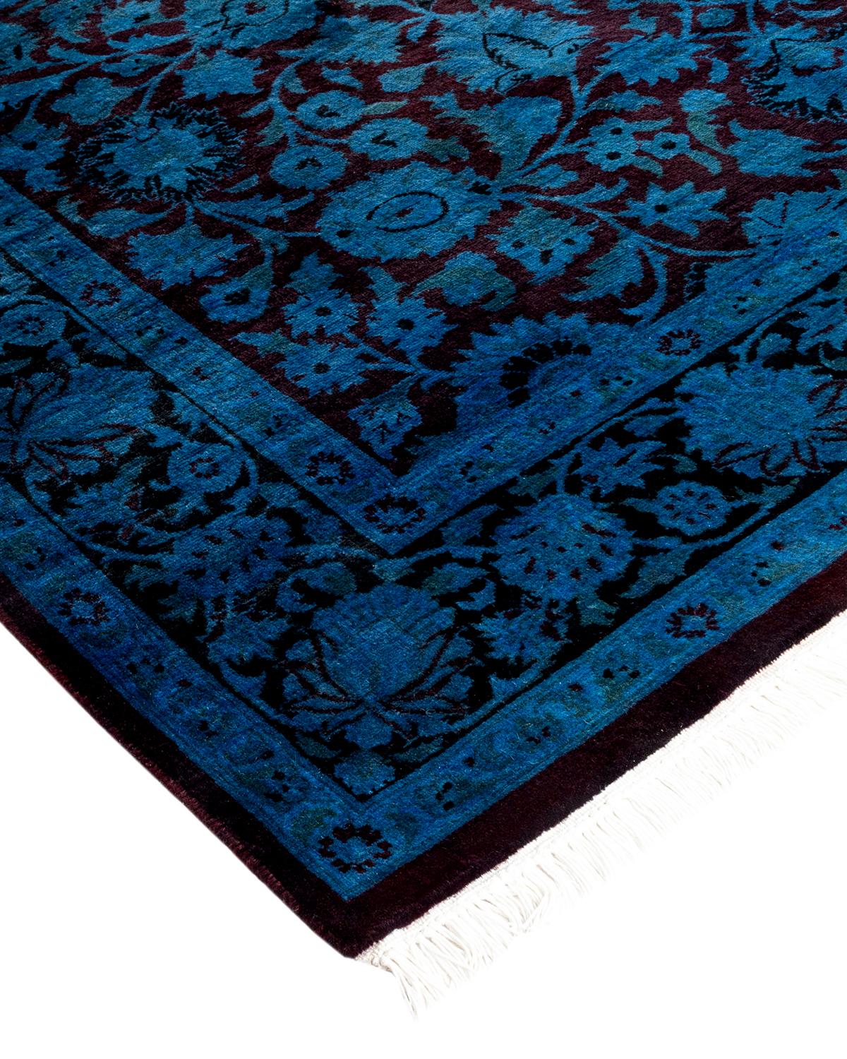 I tappeti Vibrance rappresentano il classico con un tocco di classe: motivi tradizionali sovratinti con colori brillanti. Ogni tappeto annodato a mano viene lavato con una tintura botanica naturale al 100% che rivela le sfumature nascoste nei