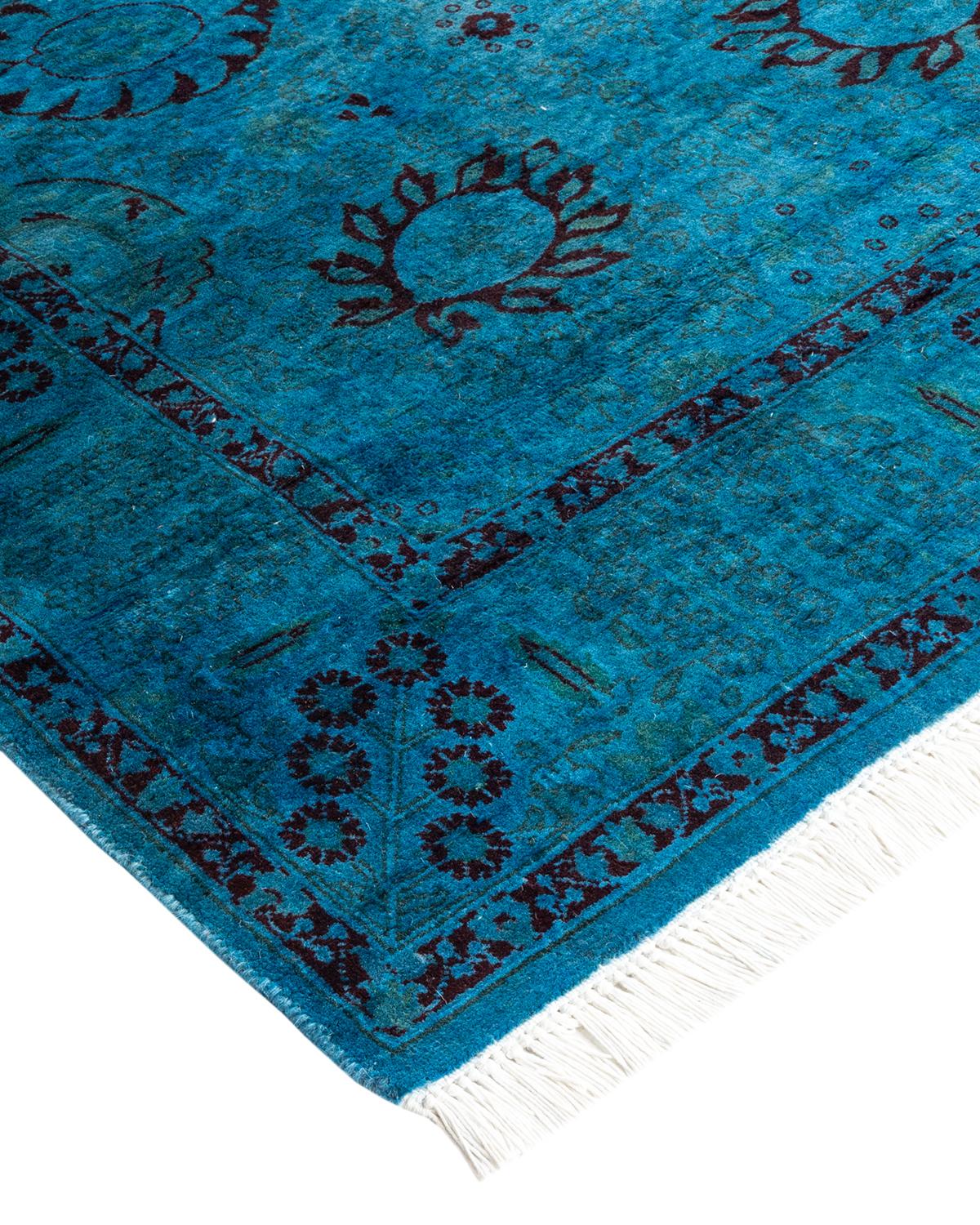 I tappeti Vibrance rappresentano il classico con un tocco di classe: motivi tradizionali sovratinti con colori brillanti. Ogni tappeto annodato a mano viene lavato con una tintura botanica naturale al 100% che rivela le sfumature nascoste nei