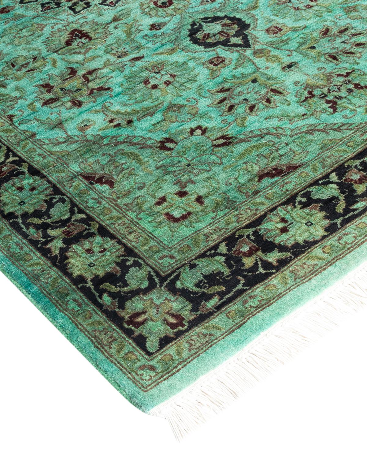 I tappeti Vibrance rappresentano il classico con un tocco di classe: motivi tradizionali sovratinti con colori brillanti. Ogni tappeto annodato a mano viene lavato con una tintura botanica naturale al 100% che rivela le sfumature nascoste nei