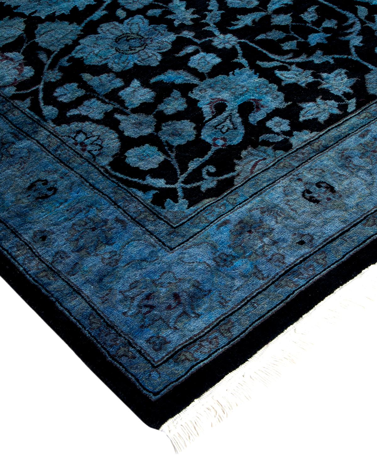 Vibrance-Teppiche sind der Inbegriff von Klassik mit Pfiff: traditionelle Muster in leuchtenden Farben gefärbt. Jeder handgeknüpfte Teppich wird mit einem 100% natürlichen botanischen Farbstoff gewaschen, der verborgene Nuancen in den Mustern