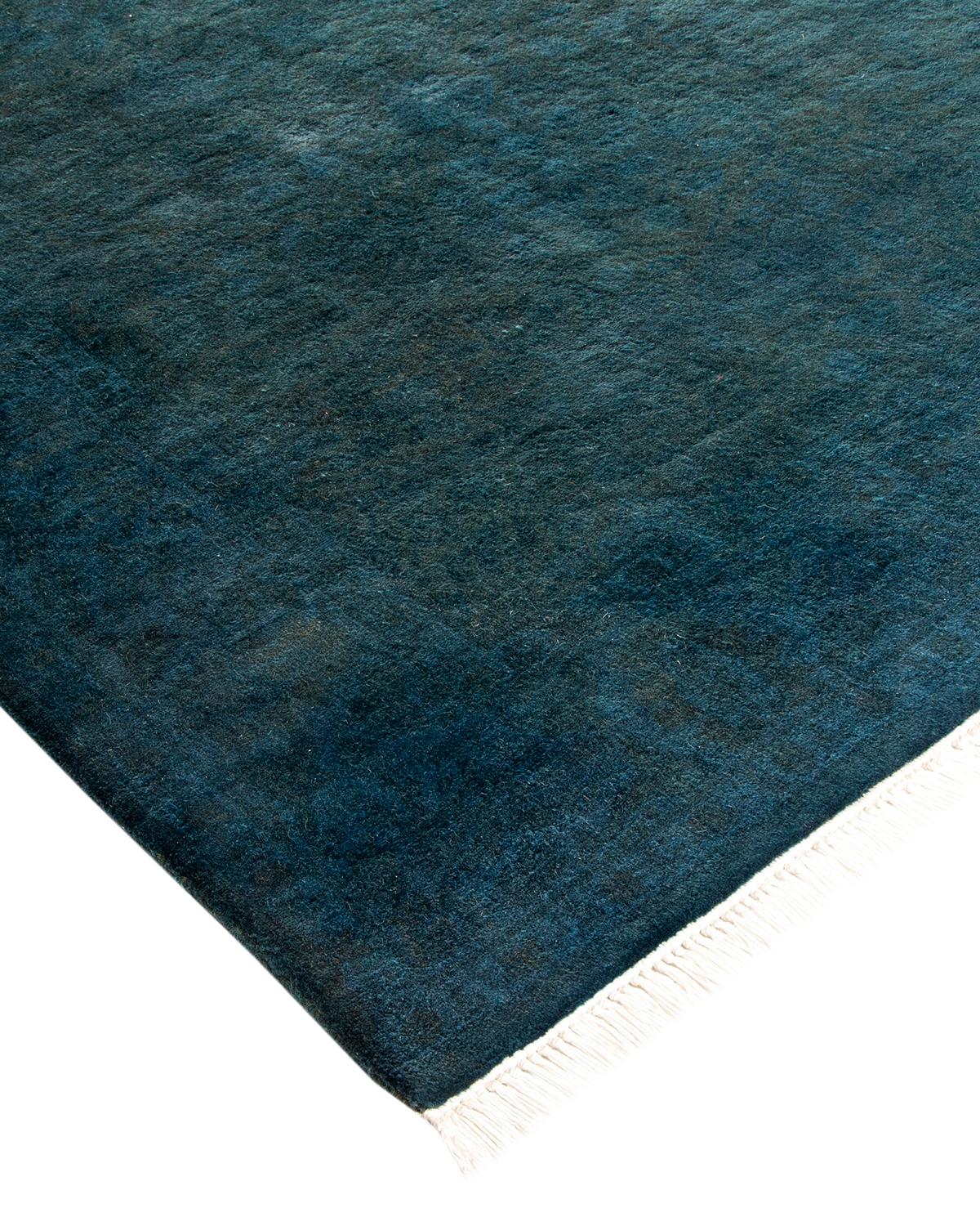 Vibrance-Teppiche sind der Inbegriff von Klassik mit Pfiff: traditionelle Muster in leuchtenden Farben gefärbt. Jeder handgeknüpfte Teppich wird mit einem 100% natürlichen botanischen Farbstoff gewaschen, der verborgene Nuancen in den Mustern
