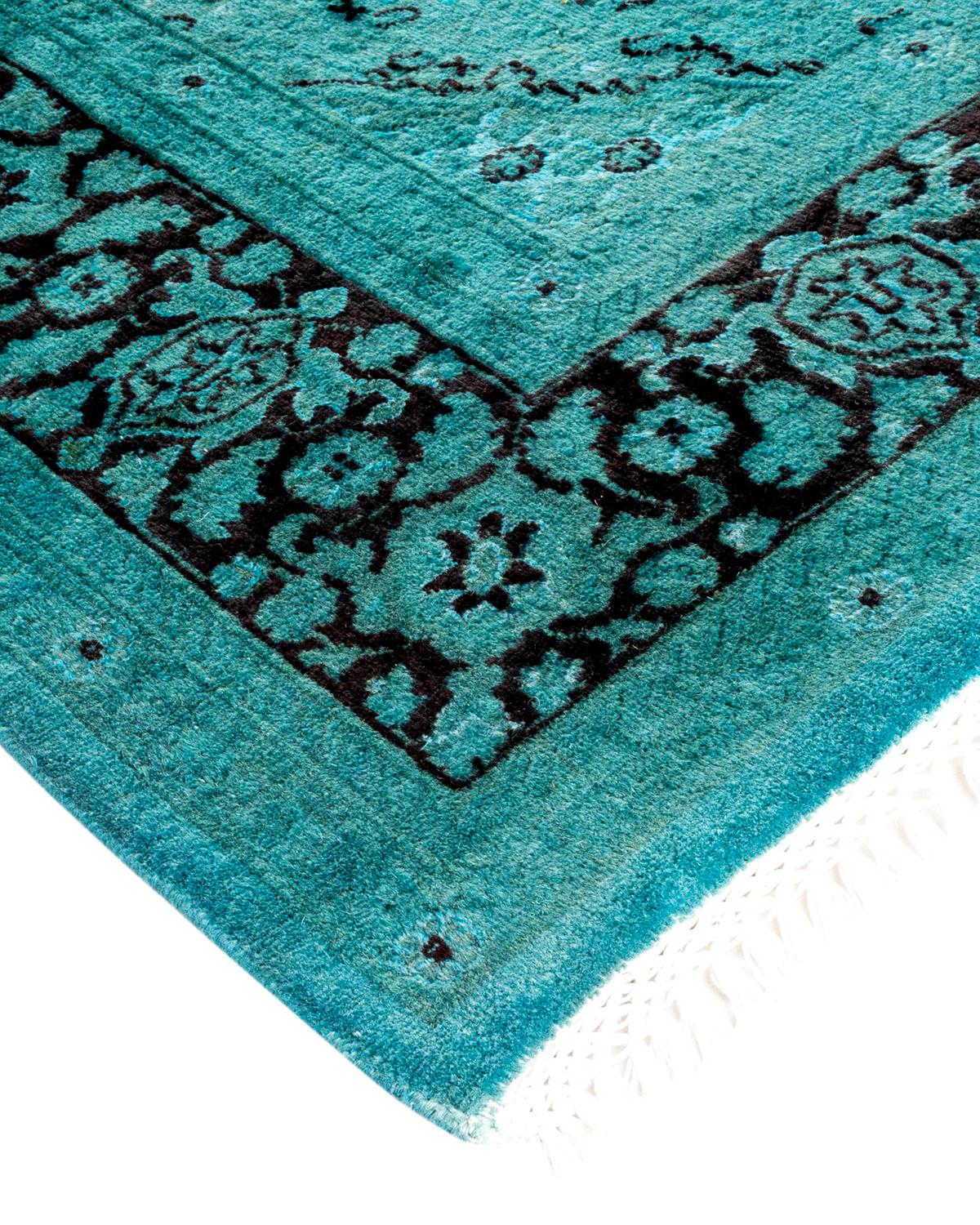 Vibrance-Teppiche sind der Inbegriff von Klassik mit Pfiff: traditionelle Muster in leuchtenden Farben gefärbt. Jeder handgeknüpfte Teppich wird mit einem 100% natürlichen botanischen Farbstoff gewaschen, der verborgene Nuancen in den Mustern