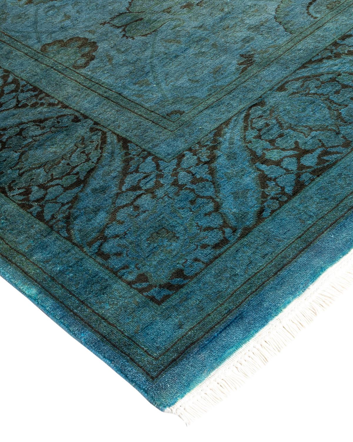 I tappeti Vibrance rappresentano il classico con un tocco di classe: motivi tradizionali sovratinti con colori brillanti. Ogni tappeto annodato a mano viene lavato con una tintura botanica naturale al 100% che rivela le sfumature nascoste nei