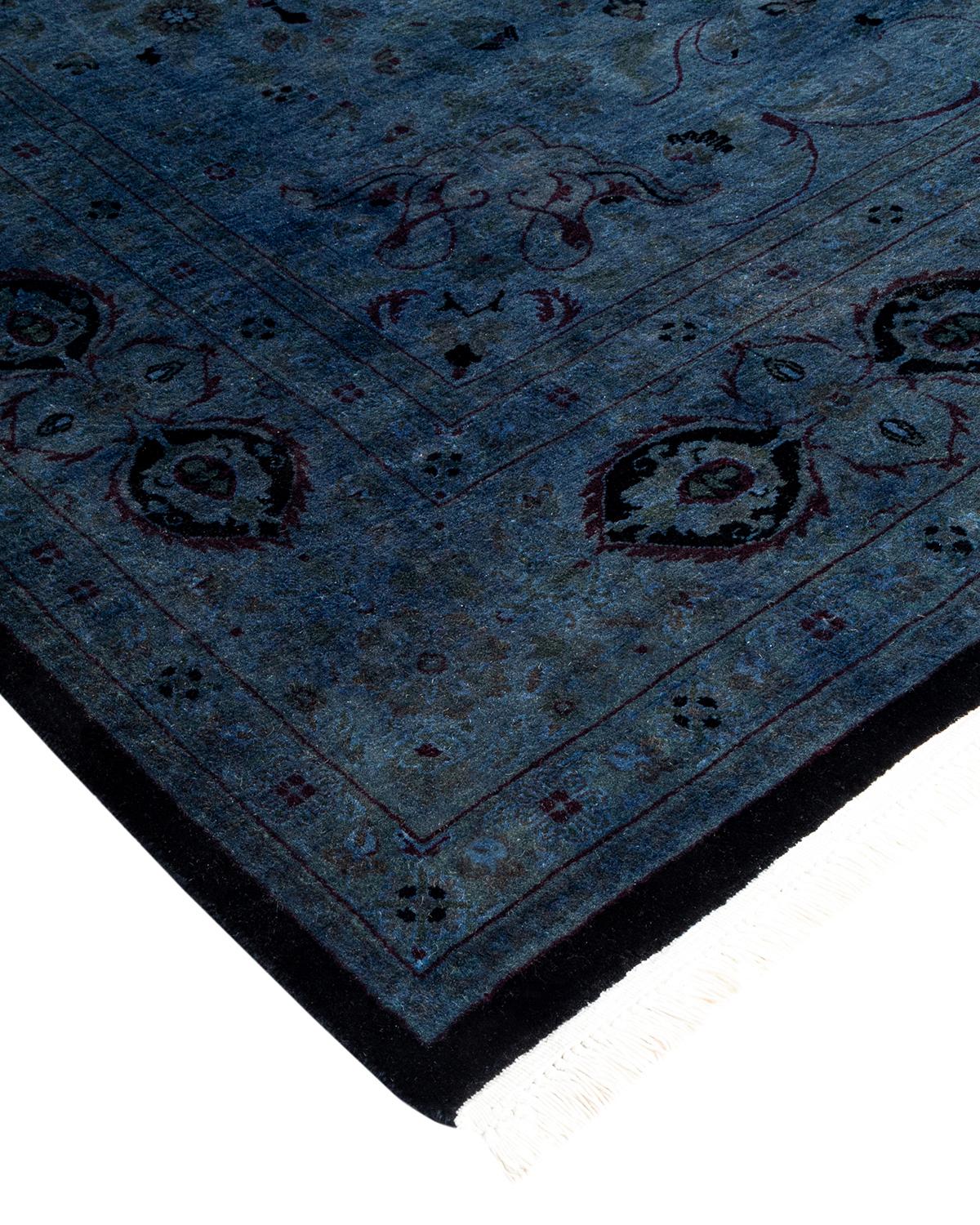 I tappeti Vibrance rappresentano il classico con un tocco di classe: motivi tradizionali sovratinti con colori brillanti. Ogni tappeto annodato a mano viene lavato con una tintura botanica naturale al 100% che rivela le sfumature nascoste nei