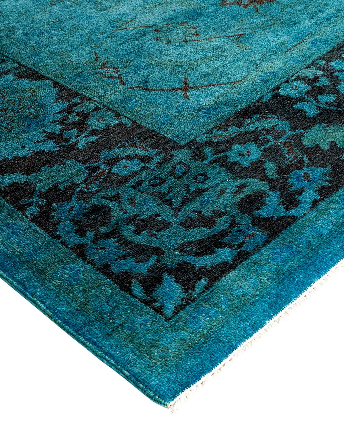 I tappeti Vibrance rappresentano il classico con un tocco di classe: motivi tradizionali sovratinti con colori brillanti. Ogni tappeto annodato a mano viene lavato con una tintura botanica naturale al 100% che rivela le sfumature nascoste nei