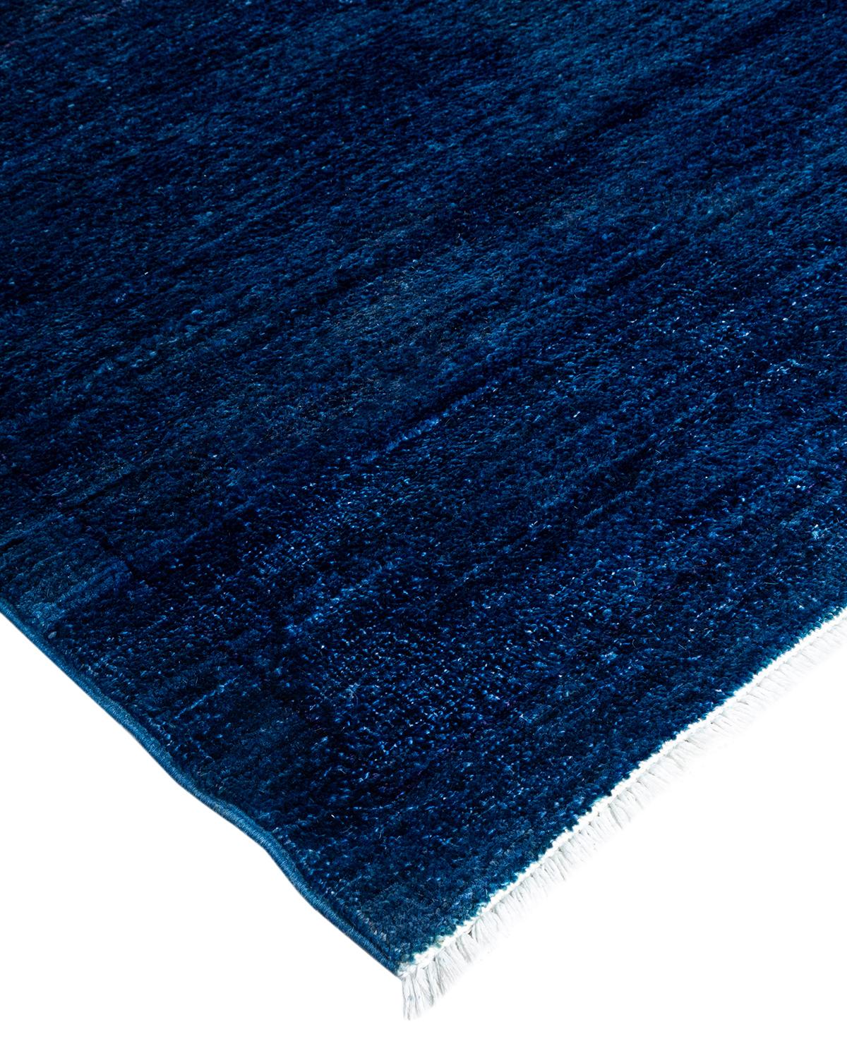 I tappeti Vibrance rappresentano il classico con un tocco di classe: motivi tradizionali sovratinti con colori brillanti. Ogni tappeto annodato a mano viene lavato con una tintura botanica 100% naturale che rivela le sfumature nascoste degli am