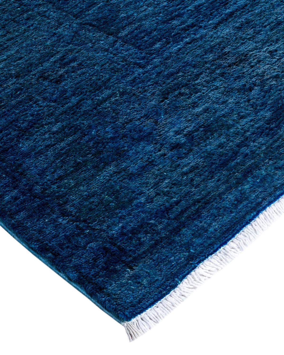 Vibrance-Teppiche sind der Inbegriff von Klassik mit Pfiff: traditionelle Muster in leuchtenden Farben gefärbt. Jeder handgeknüpfte Teppich wird mit einem 100 % natürlichen botanischen Farbstoff gewaschen, der verborgene Nuancen in den Mustern