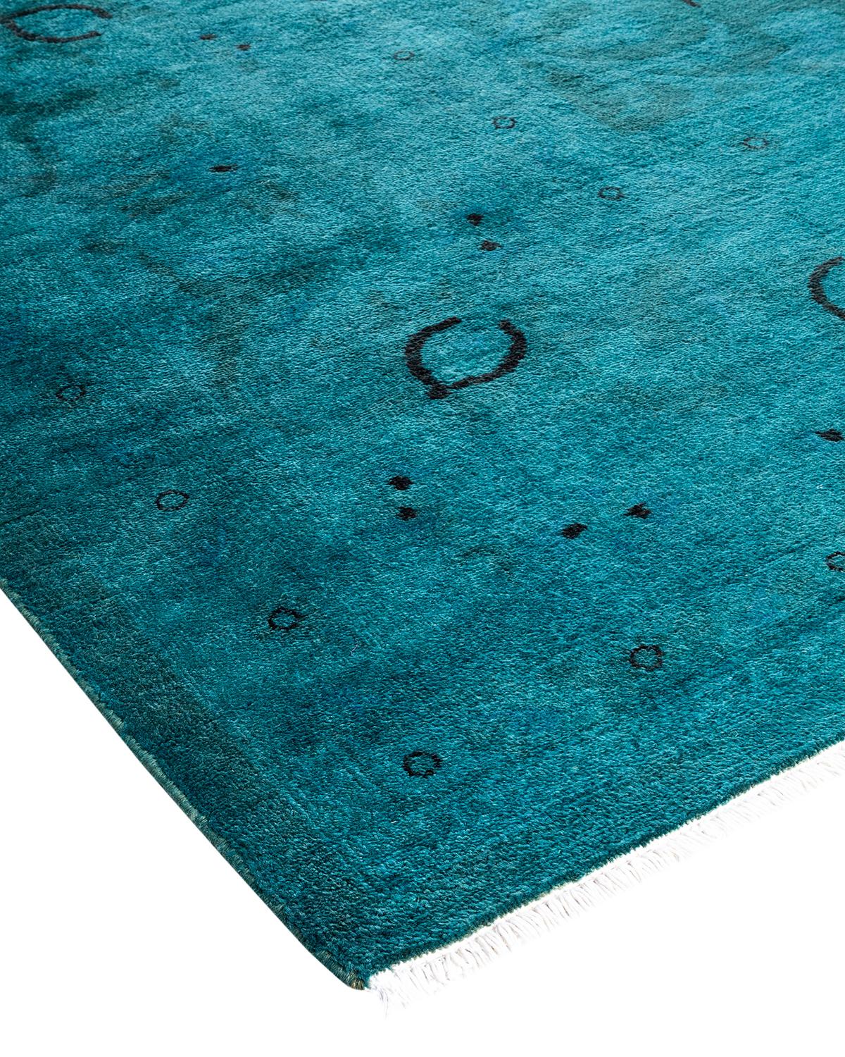 I tappeti Vibrance rappresentano il classico con un tocco di classe: motivi tradizionali sovratinti con colori brillanti. Ogni tappeto annodato a mano viene lavato con una tintura botanica 100% naturale che rivela le sfumature nascoste degli am
