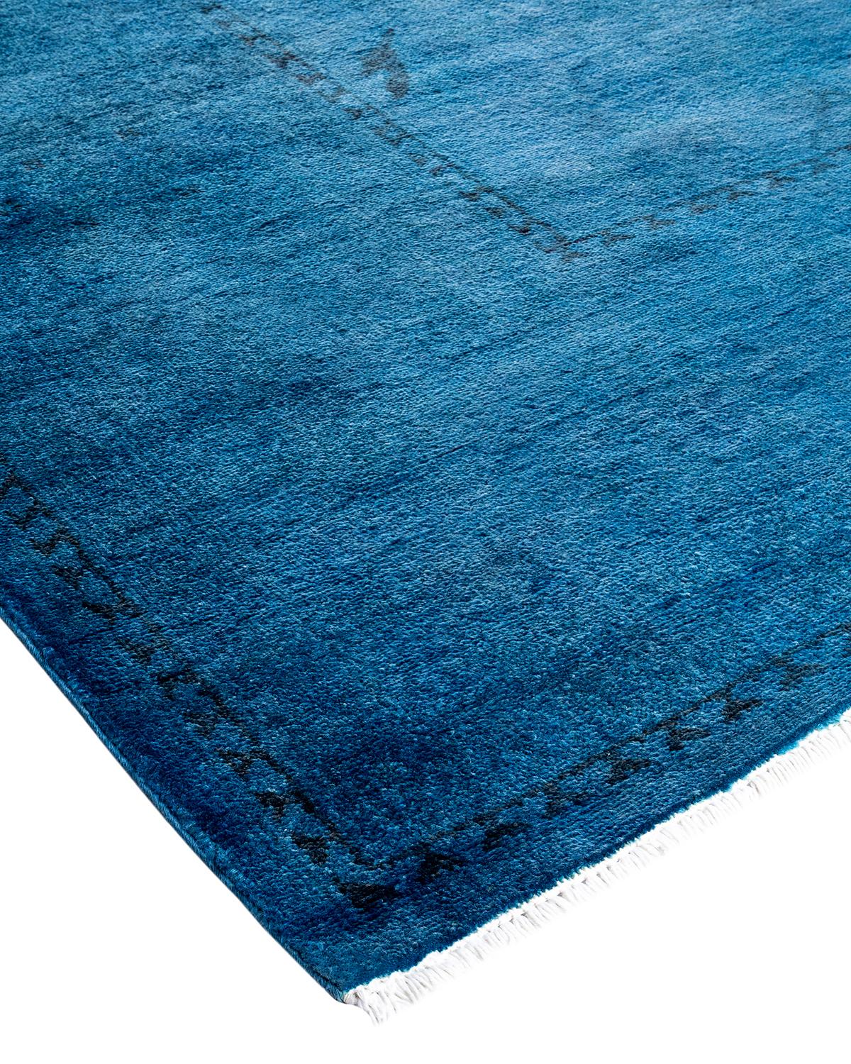 I tappeti Vibrance rappresentano il classico con un tocco di classe: motivi tradizionali sovratinti con colori brillanti. Ogni tappeto annodato a mano viene lavato con una tintura botanica 100% naturale che rivela le sfumature nascoste degli am