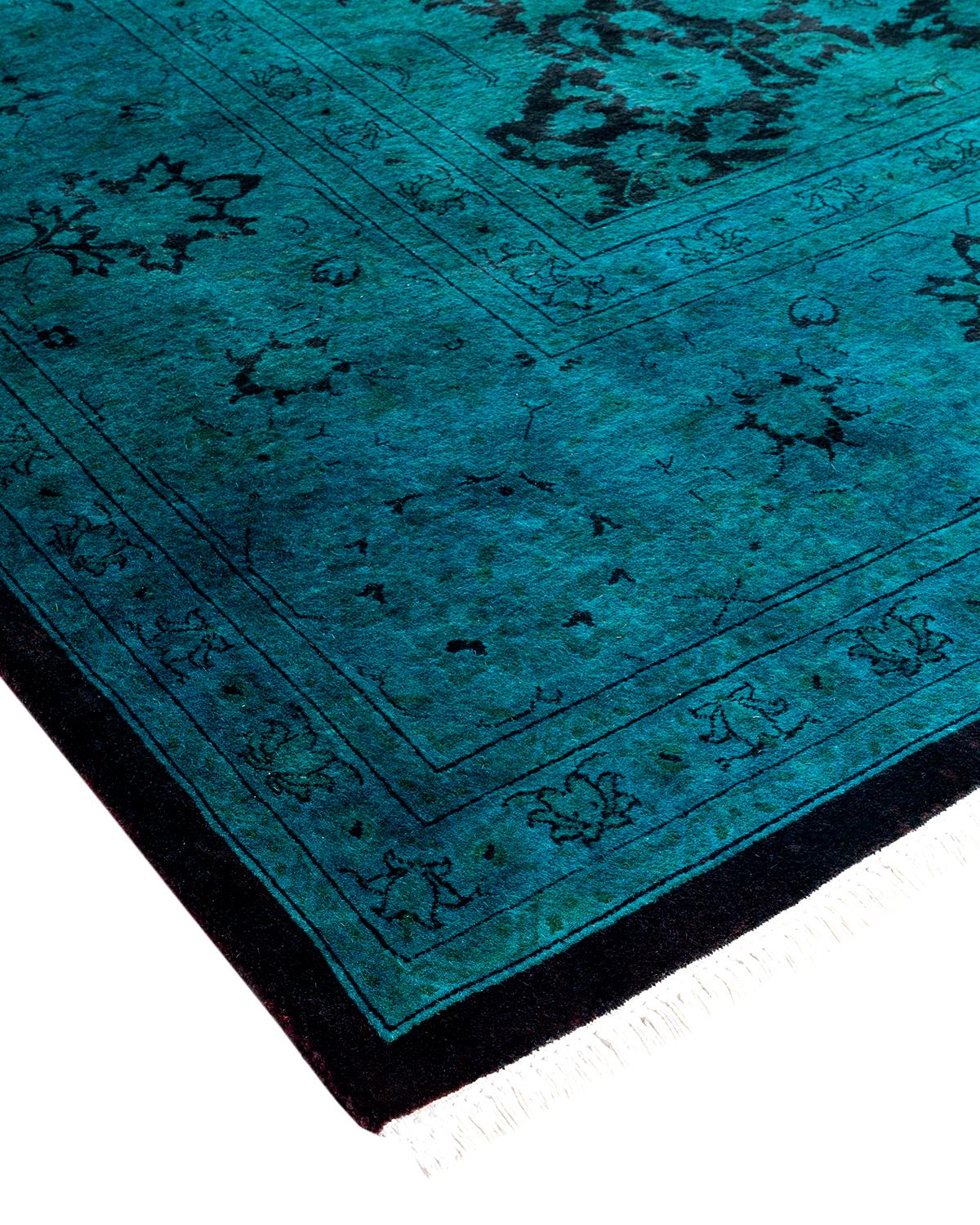 Vibrance-Teppiche sind der Inbegriff von Klassik mit Pfiff: traditionelle Muster in leuchtenden Farben gefärbt. Jeder handgeknüpfte Teppich wird mit einem 100 % natürlichen botanischen Farbstoff gewaschen, der verborgene Nuancen in den Mustern