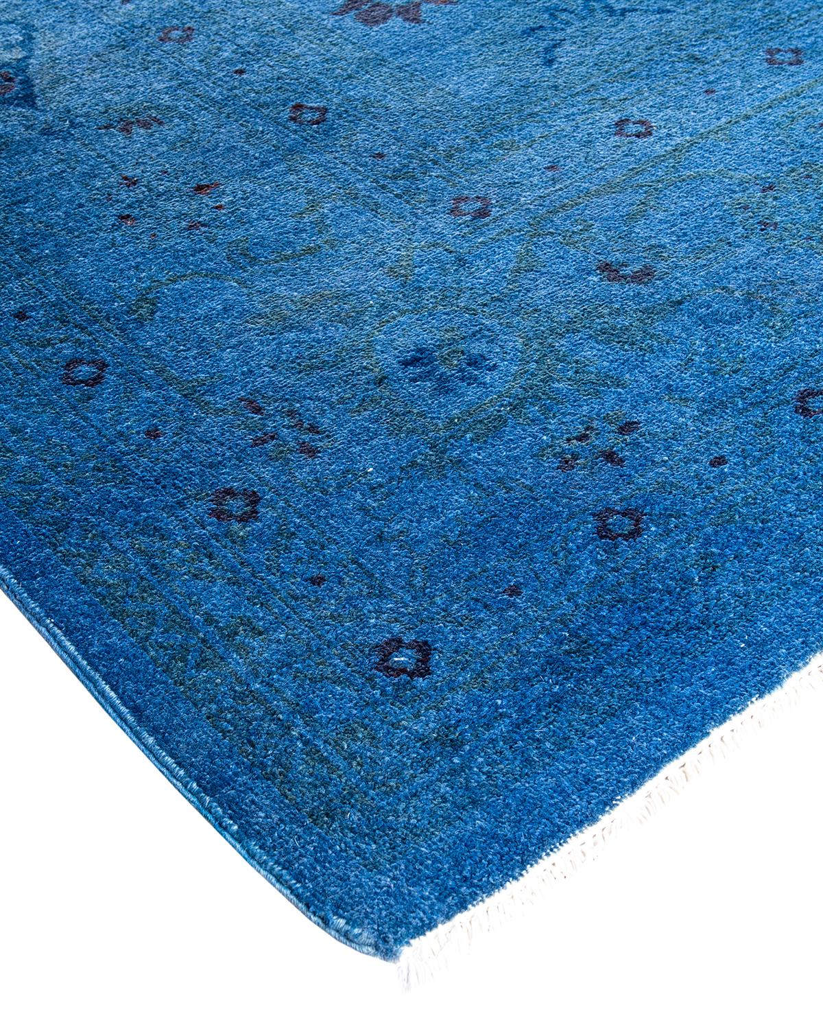I tappeti Vibrance rappresentano il classico con un tocco di classe: motivi tradizionali sovratinti con colori brillanti. Ogni tappeto annodato a mano viene lavato con una tintura botanica 100% naturale che rivela le sfumature nascoste degli am