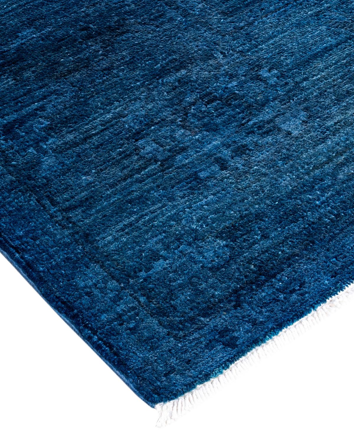 I tappeti Vibrance rappresentano il classico con un tocco di classe: motivi tradizionali sovratinti con colori brillanti. Ogni tappeto annodato a mano viene lavato con una tintura botanica 100% naturale che rivela le sfumature nascoste degli am