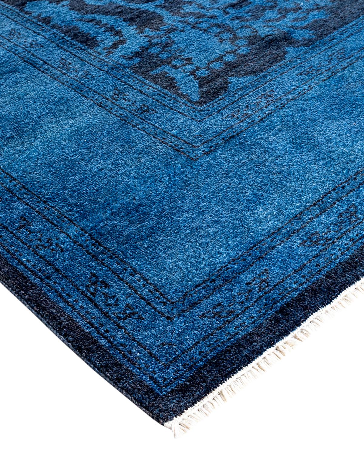 I tappeti Vibrance rappresentano il classico con un tocco di classe: motivi tradizionali sovratinti con colori brillanti. Ogni tappeto annodato a mano viene lavato con una tintura botanica 100% naturale che rivela le sfumature nascoste degli am