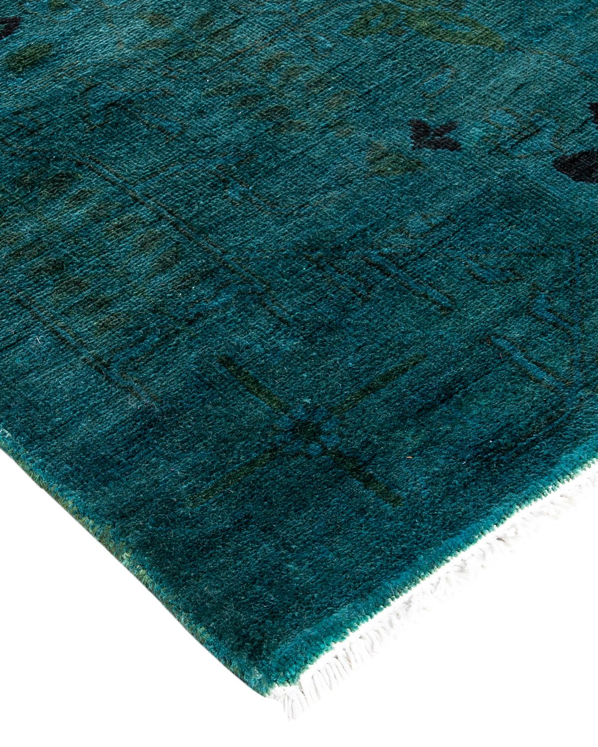 Vibrance-Teppiche sind der Inbegriff von Klassik mit Pfiff: traditionelle Muster in leuchtenden Farben gefärbt. Jeder handgeknüpfte Teppich wird mit einem 100 % natürlichen botanischen Farbstoff gewaschen, der verborgene Nuancen in den Mustern