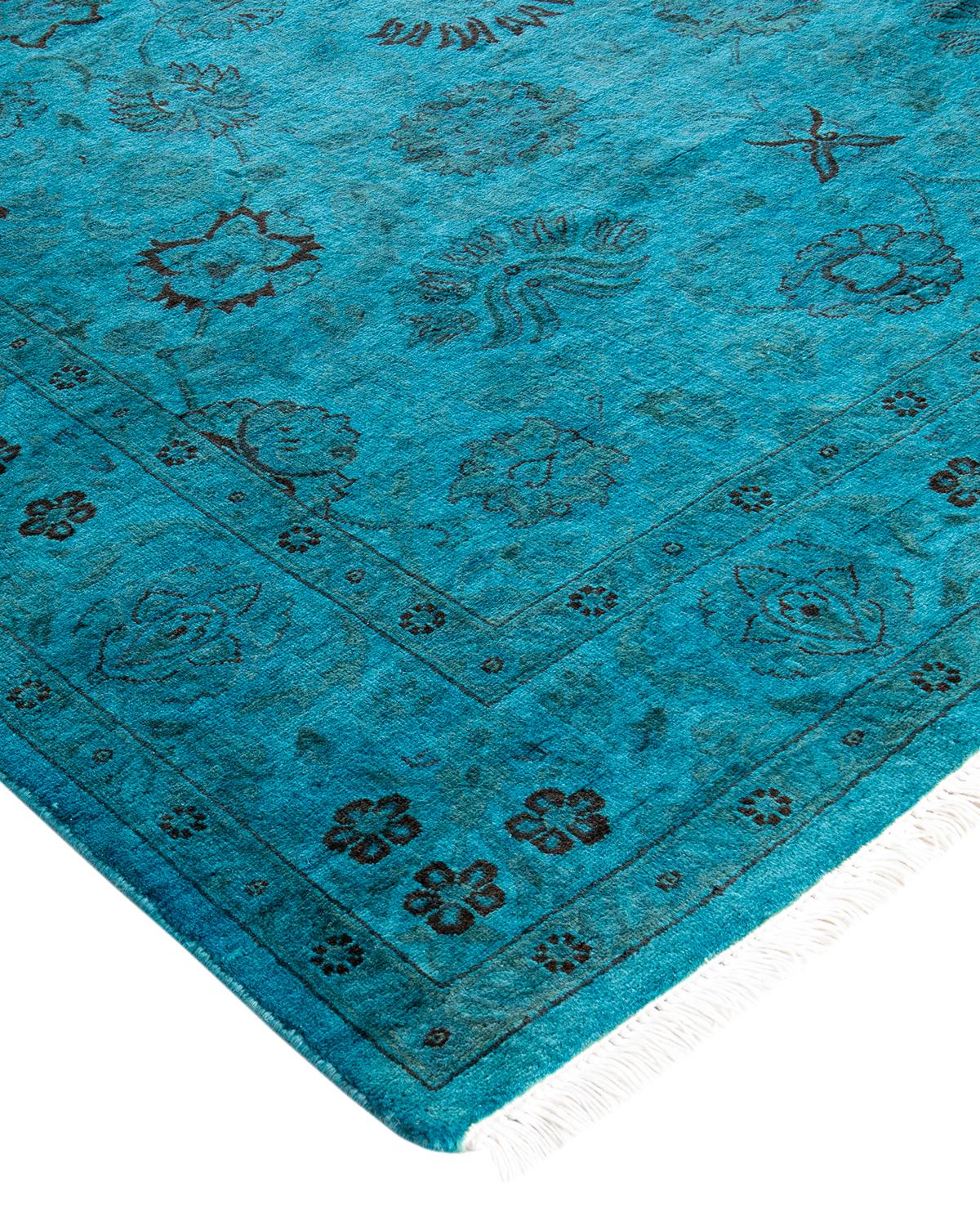 I tappeti Vibrance rappresentano il classico con un tocco di classe: motivi tradizionali sovratinti con colori brillanti. Ogni tappeto annodato a mano viene lavato con una tintura botanica 100% naturale che rivela le sfumature nascoste degli am