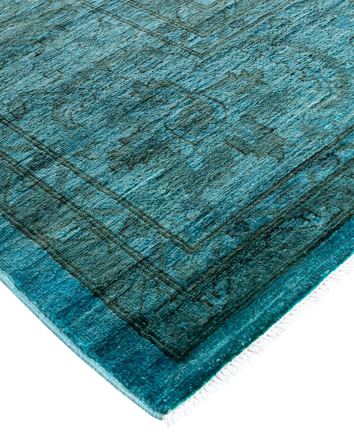 I tappeti Vibrance rappresentano il classico con un tocco di classe: motivi tradizionali sovratinti con colori brillanti. Ogni tappeto annodato a mano viene lavato con una tintura botanica 100% naturale che rivela le sfumature nascoste degli am