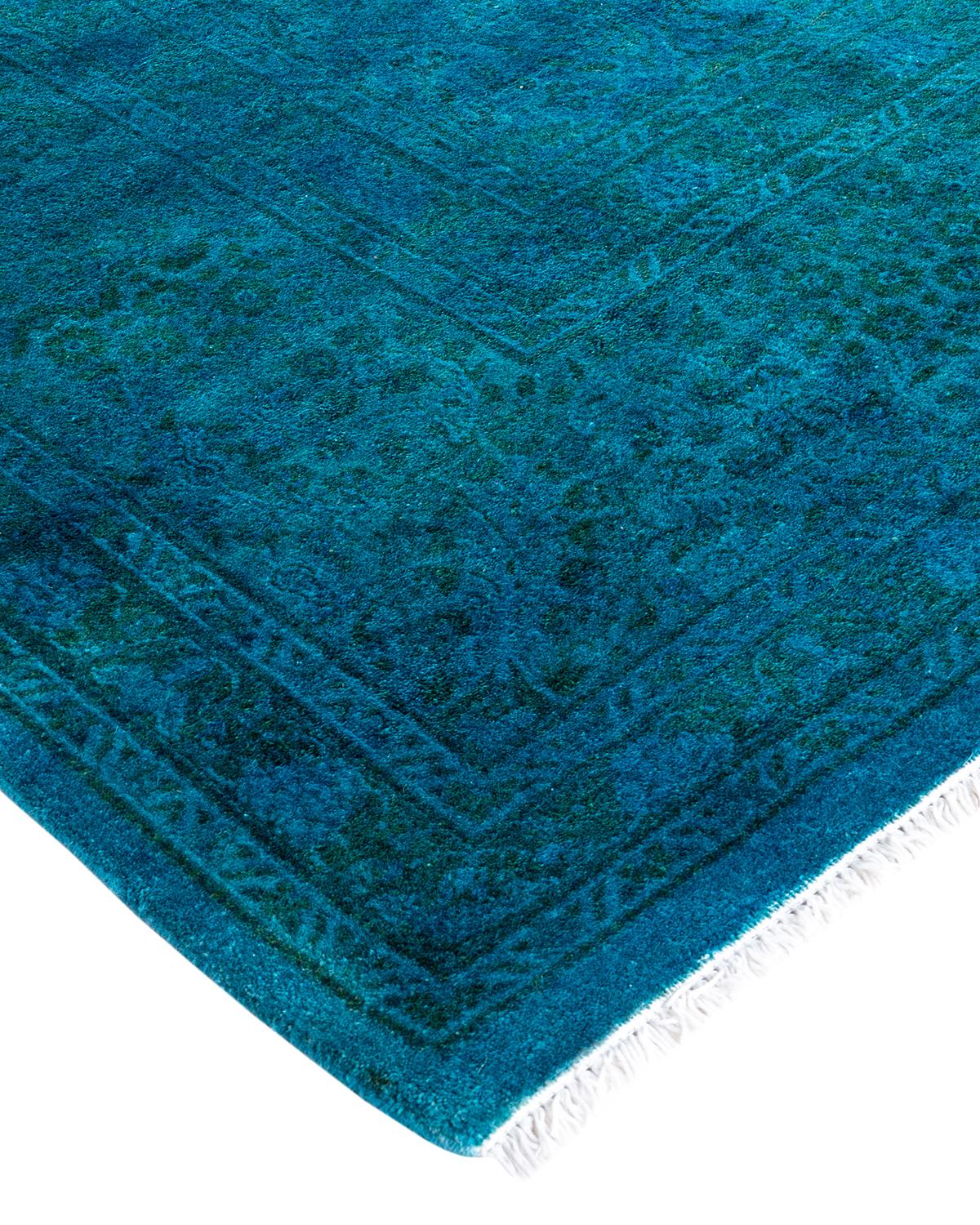 I tappeti Vibrance rappresentano il classico con un tocco di classe: motivi tradizionali sovratinti con colori brillanti. Ogni tappeto annodato a mano viene lavato con una tintura botanica 100% naturale che rivela le sfumature nascoste degli am