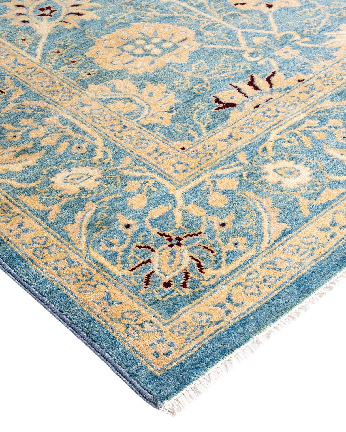 I tappeti Vibrance rappresentano il classico con un tocco di classe: motivi tradizionali sovratinti con colori brillanti. Ogni tappeto annodato a mano viene lavato con una tintura botanica 100% naturale che rivela le sfumature nascoste degli am