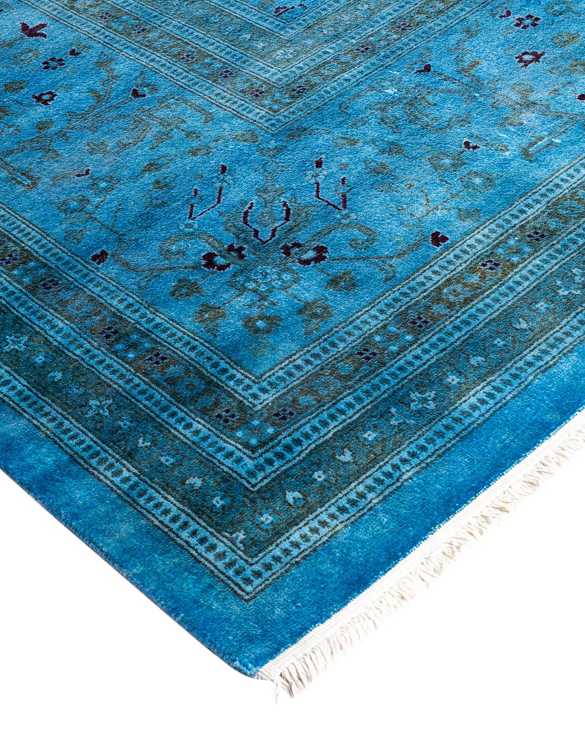 I tappeti Vibrance rappresentano il classico con un tocco di classe: motivi tradizionali sovratinti con colori brillanti. Ogni tappeto annodato a mano viene lavato con una tintura botanica 100% naturale che rivela le sfumature nascoste degli am