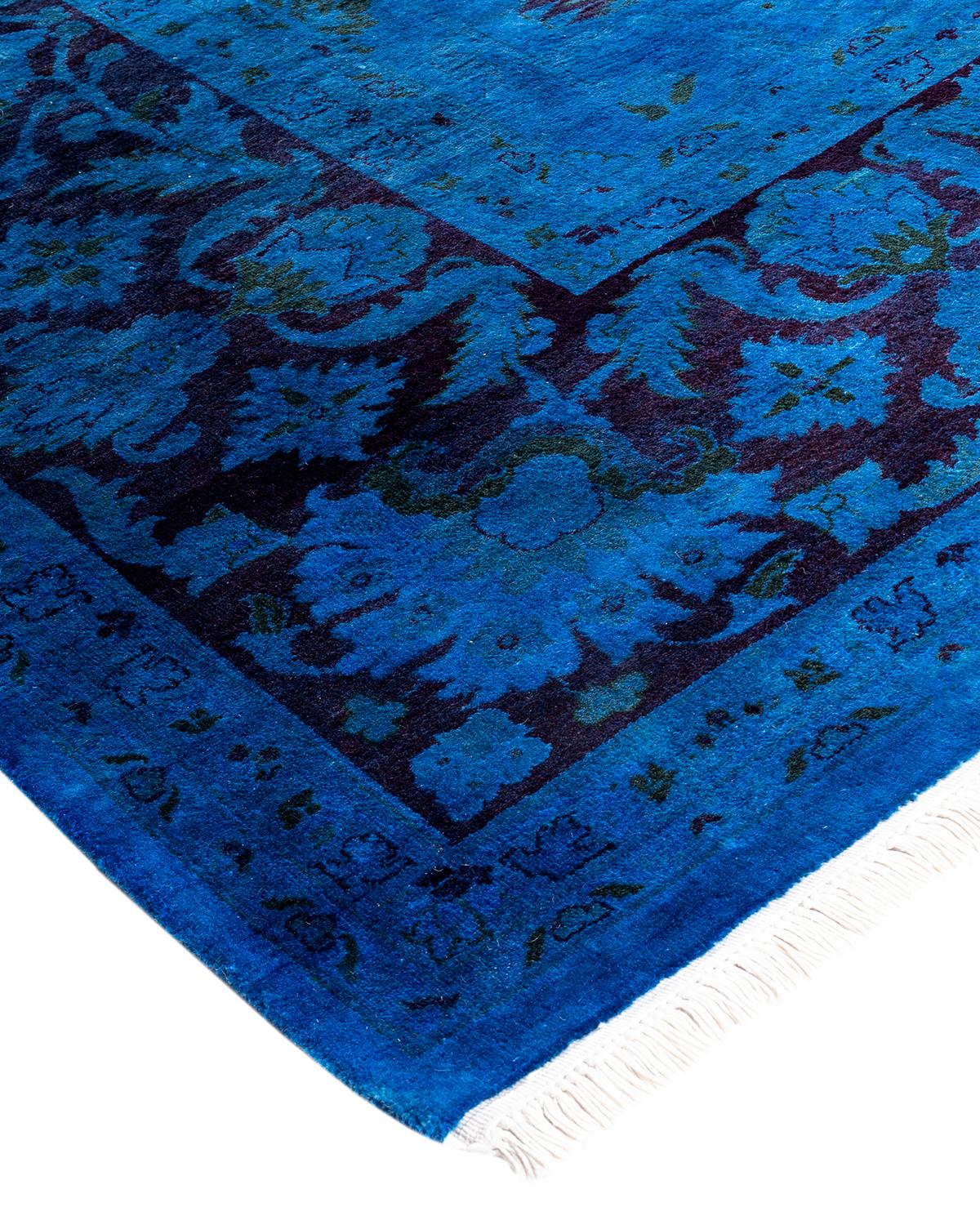 I tappeti Vibrance rappresentano il classico con un tocco di classe: motivi tradizionali sovratinti con colori brillanti. Ogni tappeto annodato a mano viene lavato con una tintura botanica 100% naturale che rivela le sfumature nascoste degli am