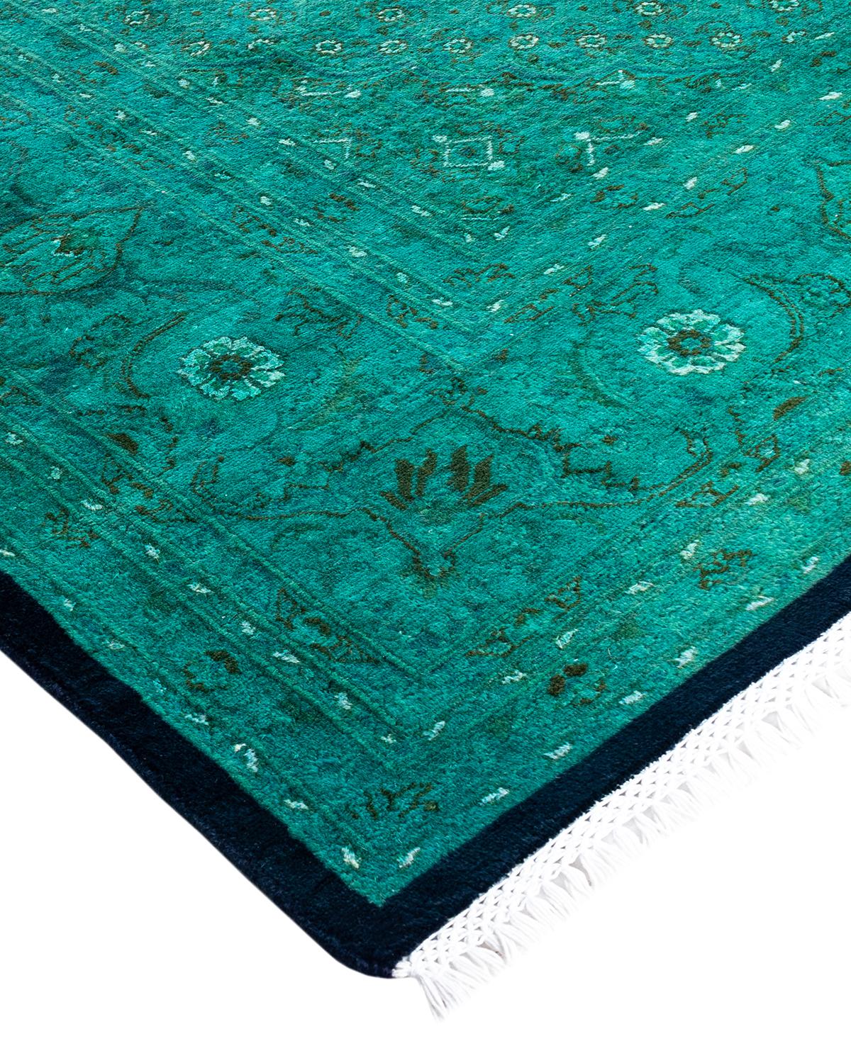 Vibrance-Teppiche sind der Inbegriff von Klassik mit Pfiff: traditionelle Muster in leuchtenden Farben gefärbt. Jeder handgeknüpfte Teppich wird mit einem 100 % natürlichen botanischen Farbstoff gewaschen, der verborgene Nuancen in den Mustern