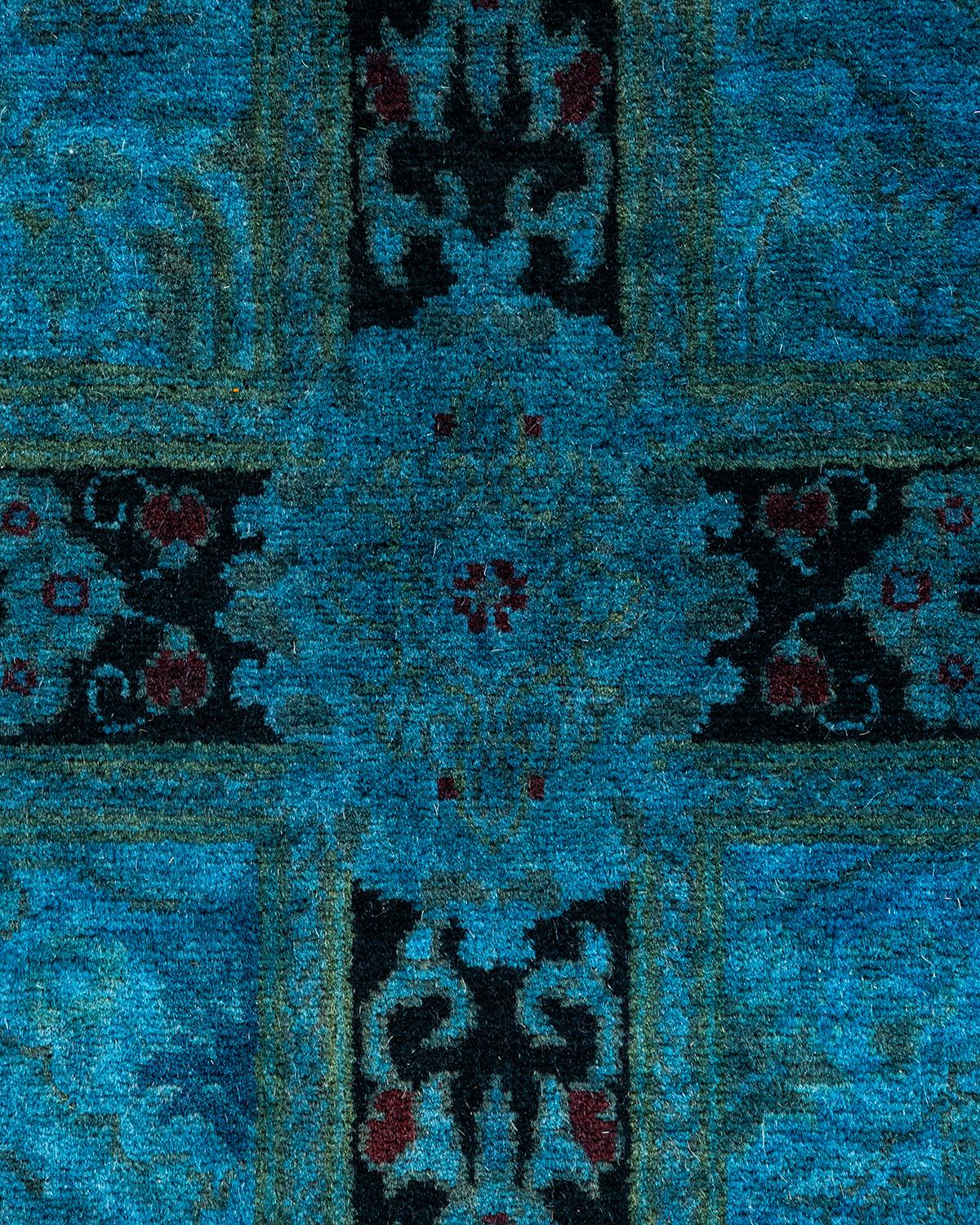 Pakistano Tappeto contemporaneo in lana sovratinta annodata a mano di colore blu in vendita