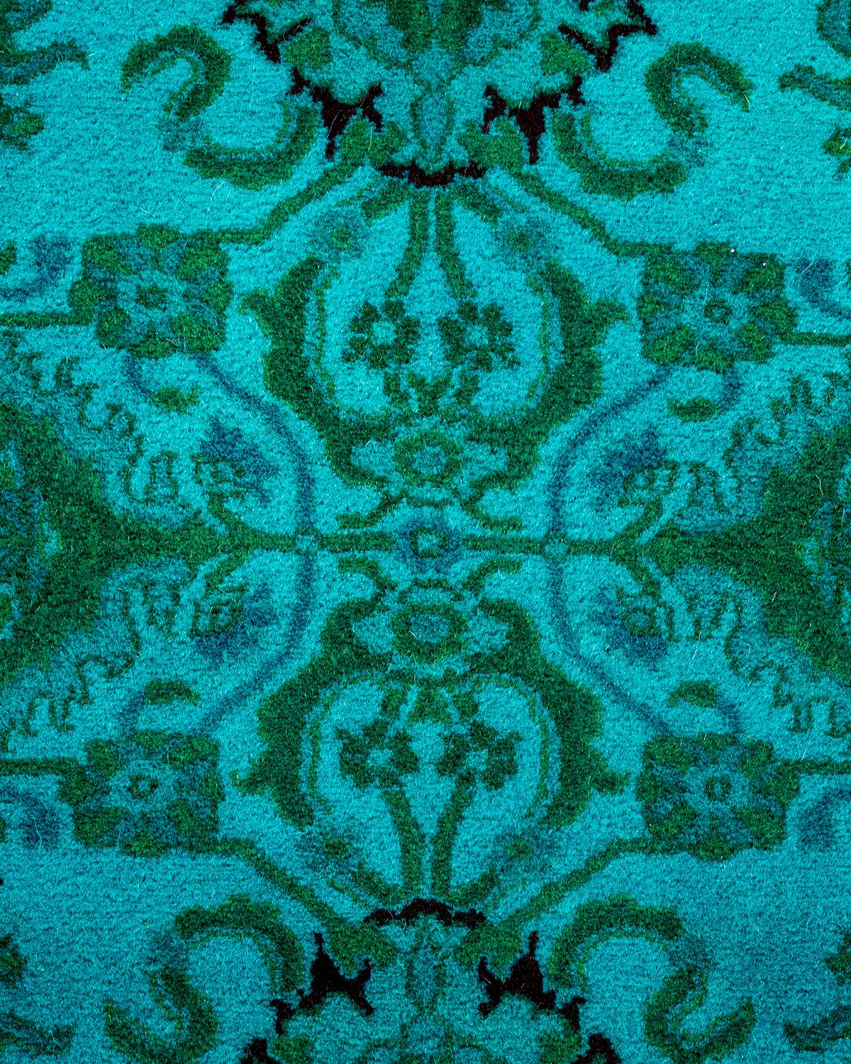 Pakistano Tappeto contemporaneo in lana sovratinta annodata a mano di colore blu in vendita