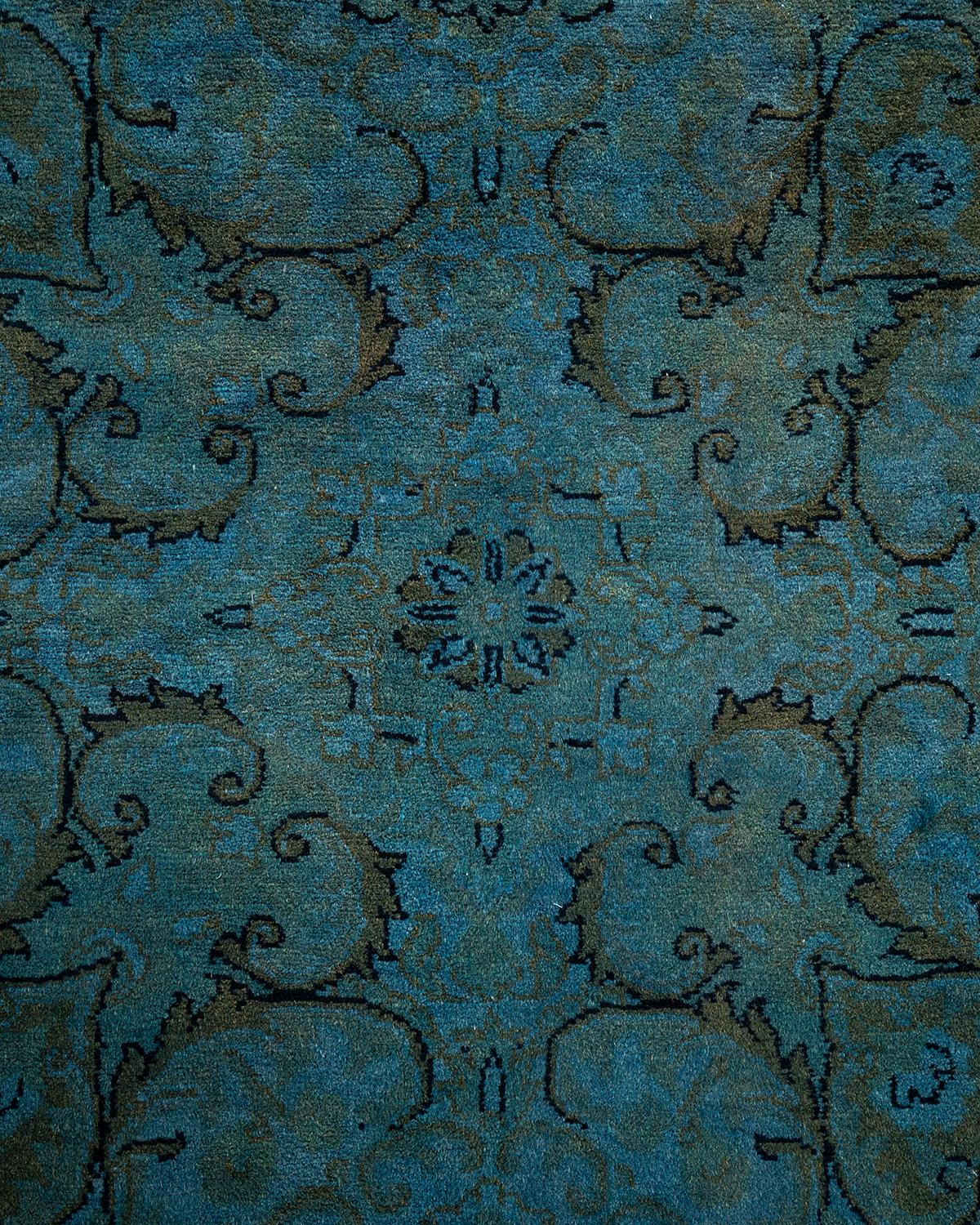 Pakistano Tappeto contemporaneo in lana sovratinta annodata a mano di colore blu in vendita