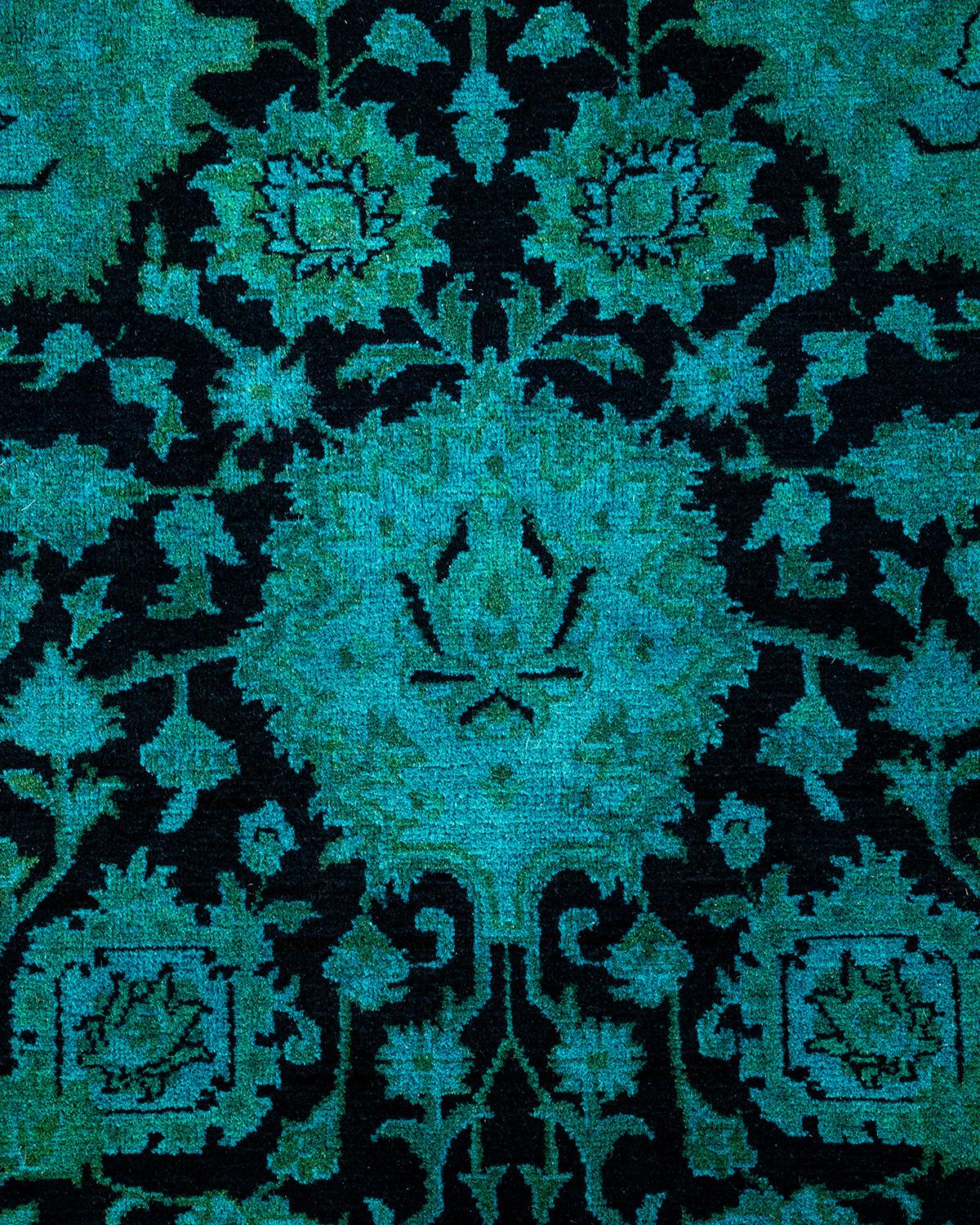 Pakistano Tappeto contemporaneo in lana sovratinta annodata a mano di colore blu in vendita