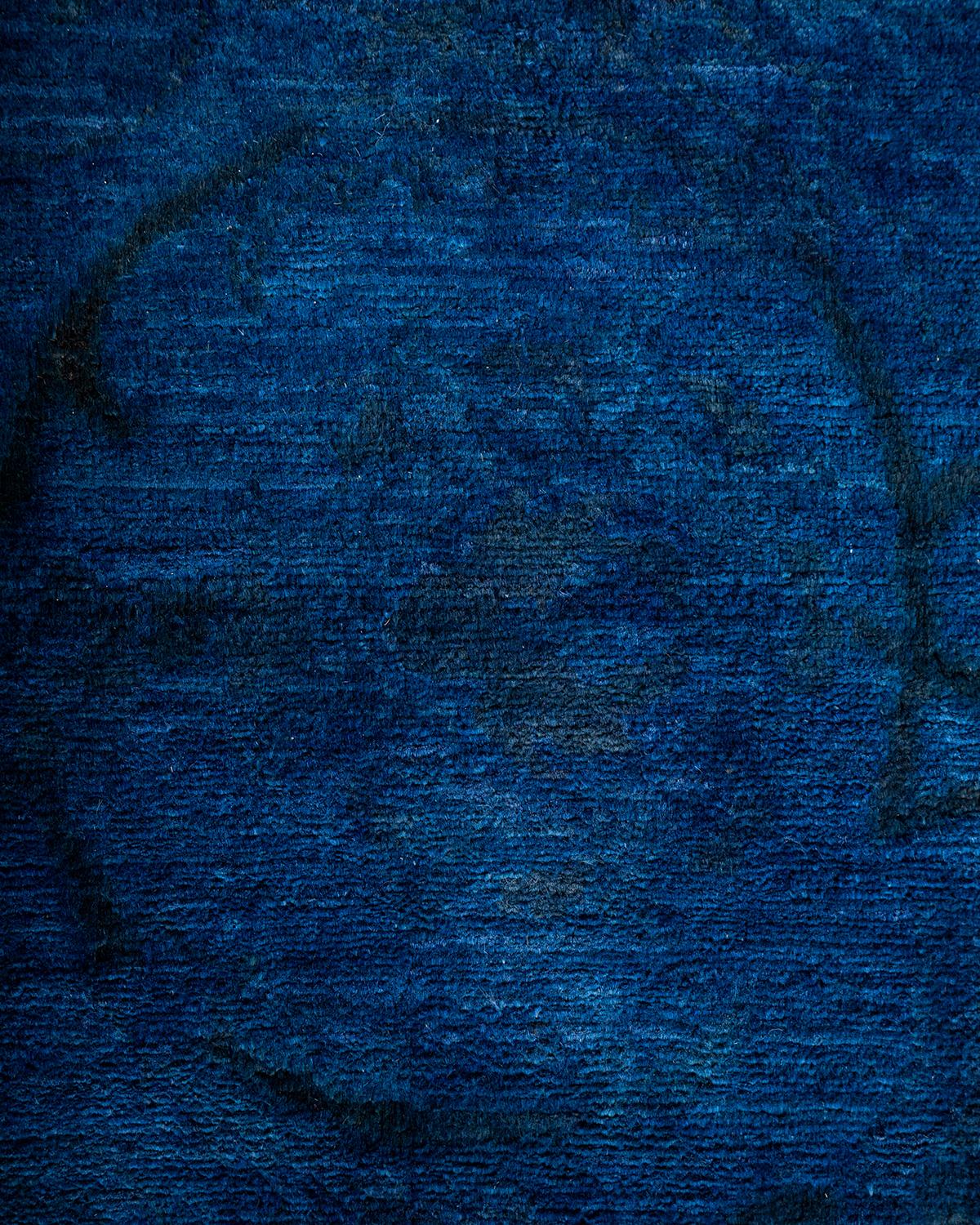 Alfombra de lana teñida a mano contemporánea azul Pakistaní en venta