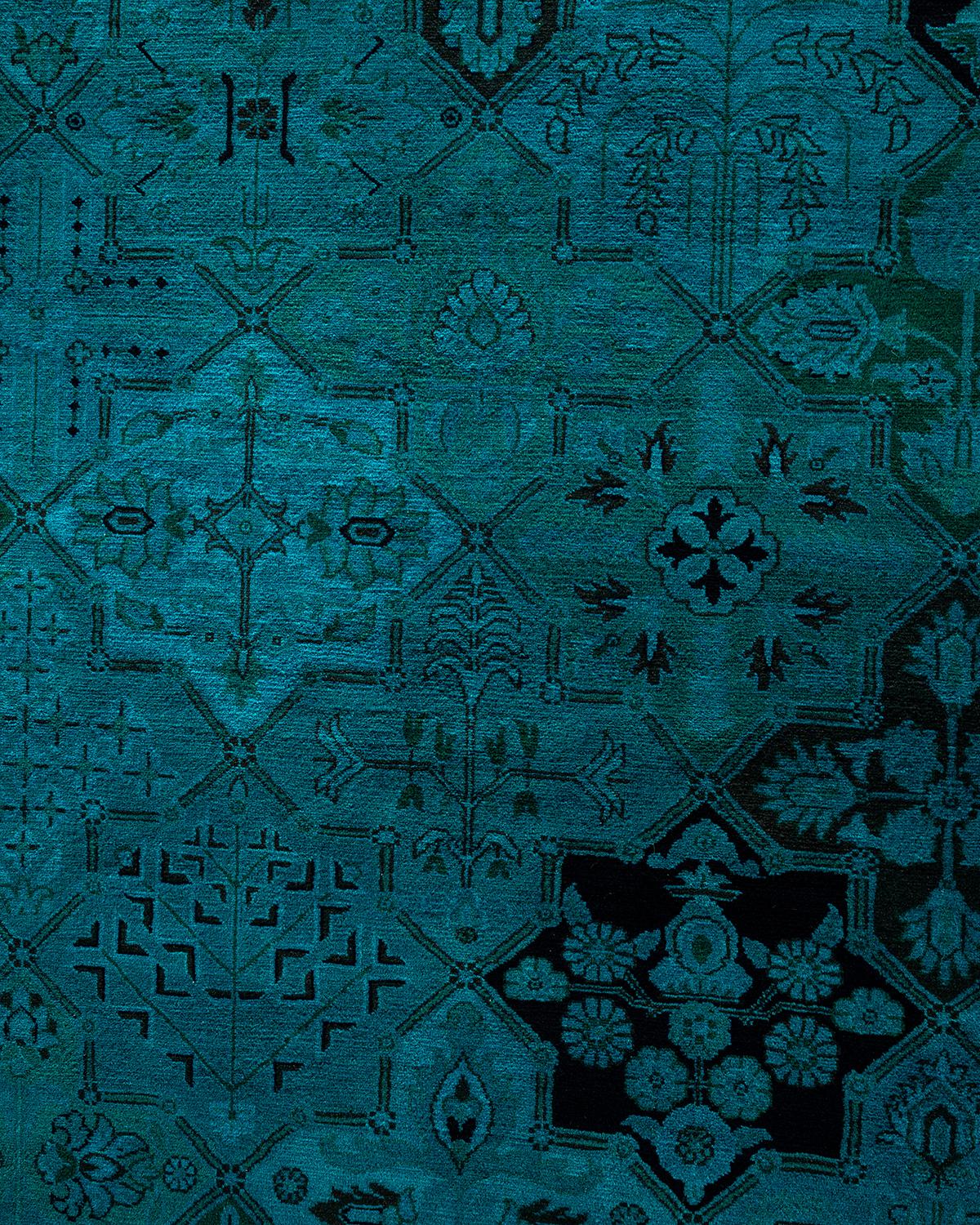 Pakistano Tappeto contemporaneo in lana sovratinta annodata a mano di colore blu in vendita